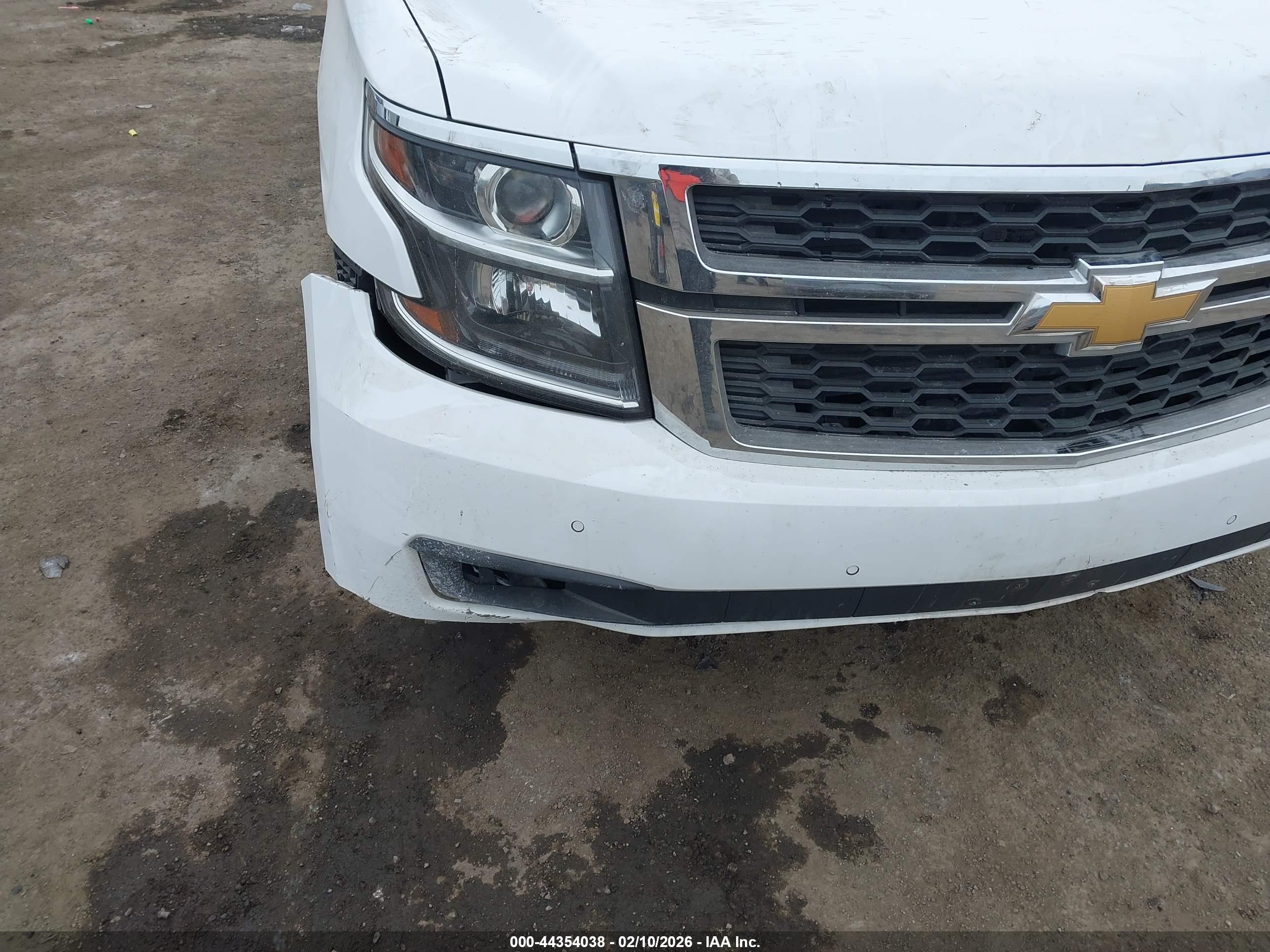 CHEVROLET SUBURBAN image 6