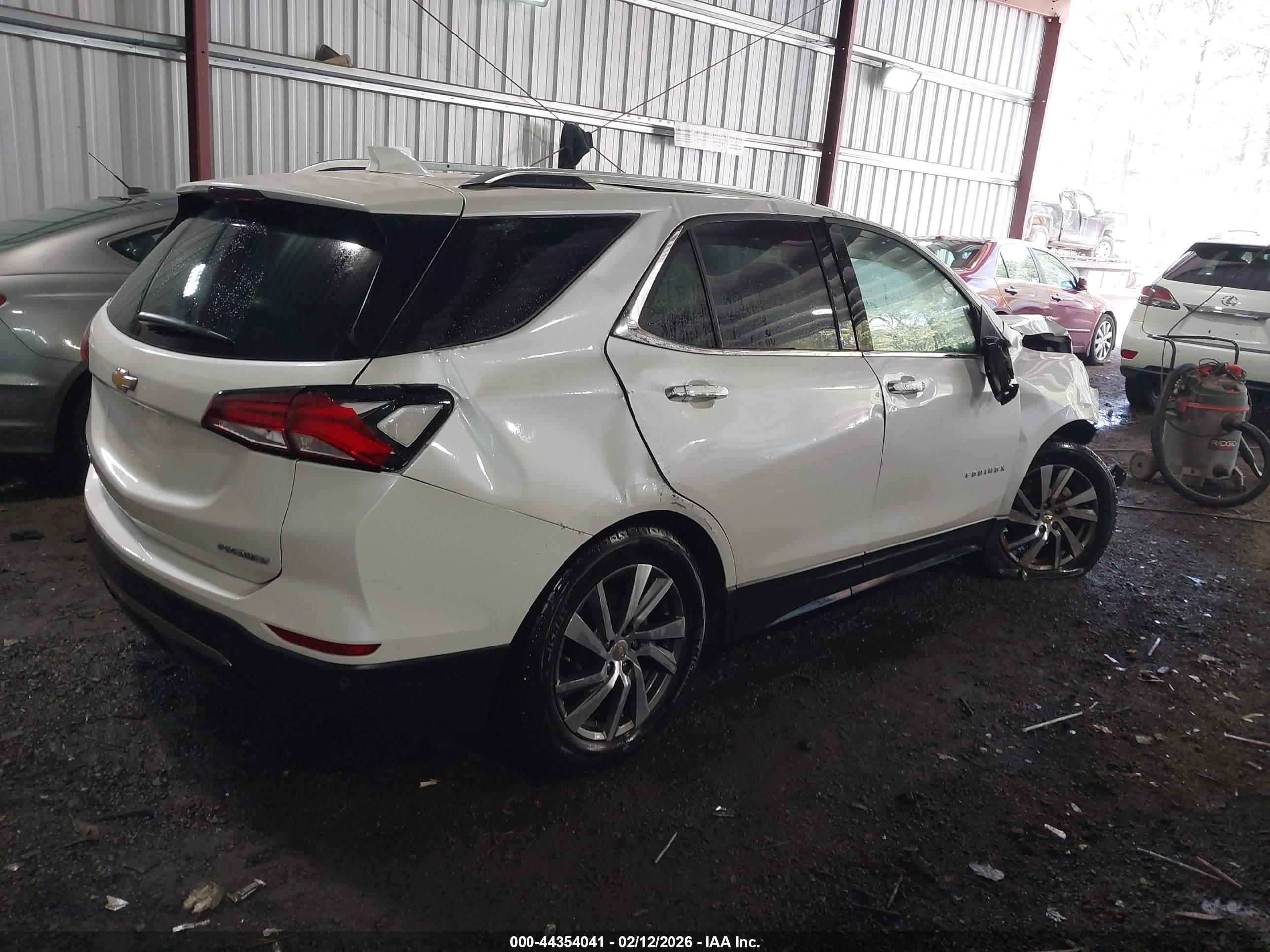 CHEVROLET EQUINOX image 4