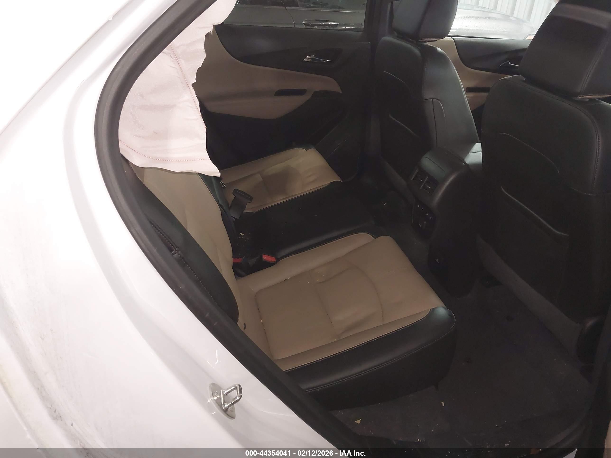 CHEVROLET EQUINOX image 8
