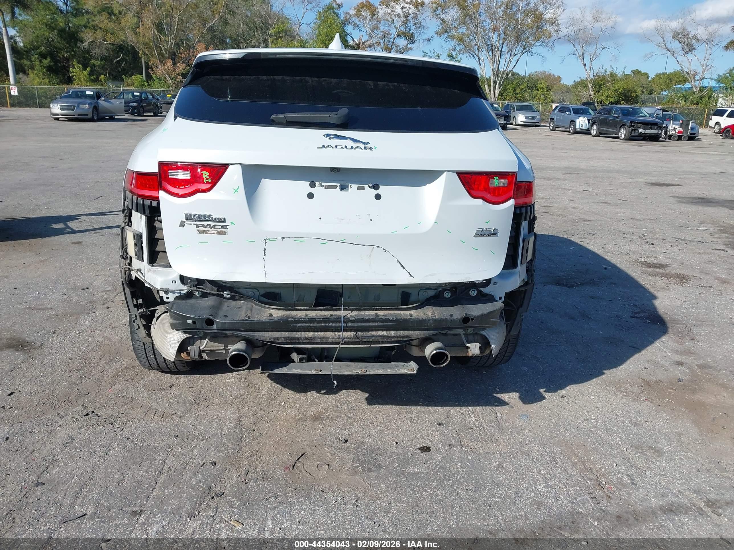 JAGUAR F-PACE image 6