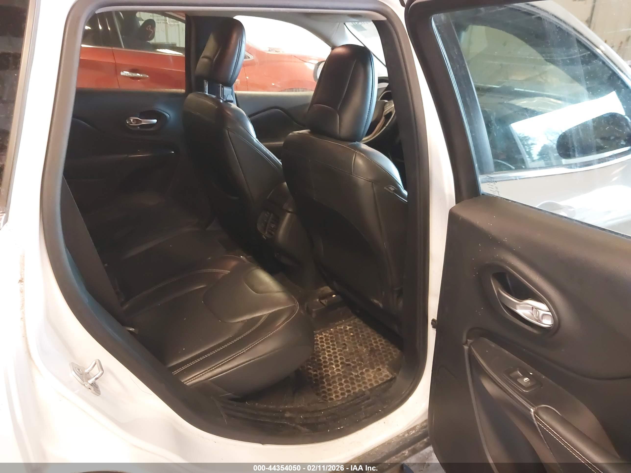 JEEP CHEROKEE image 8