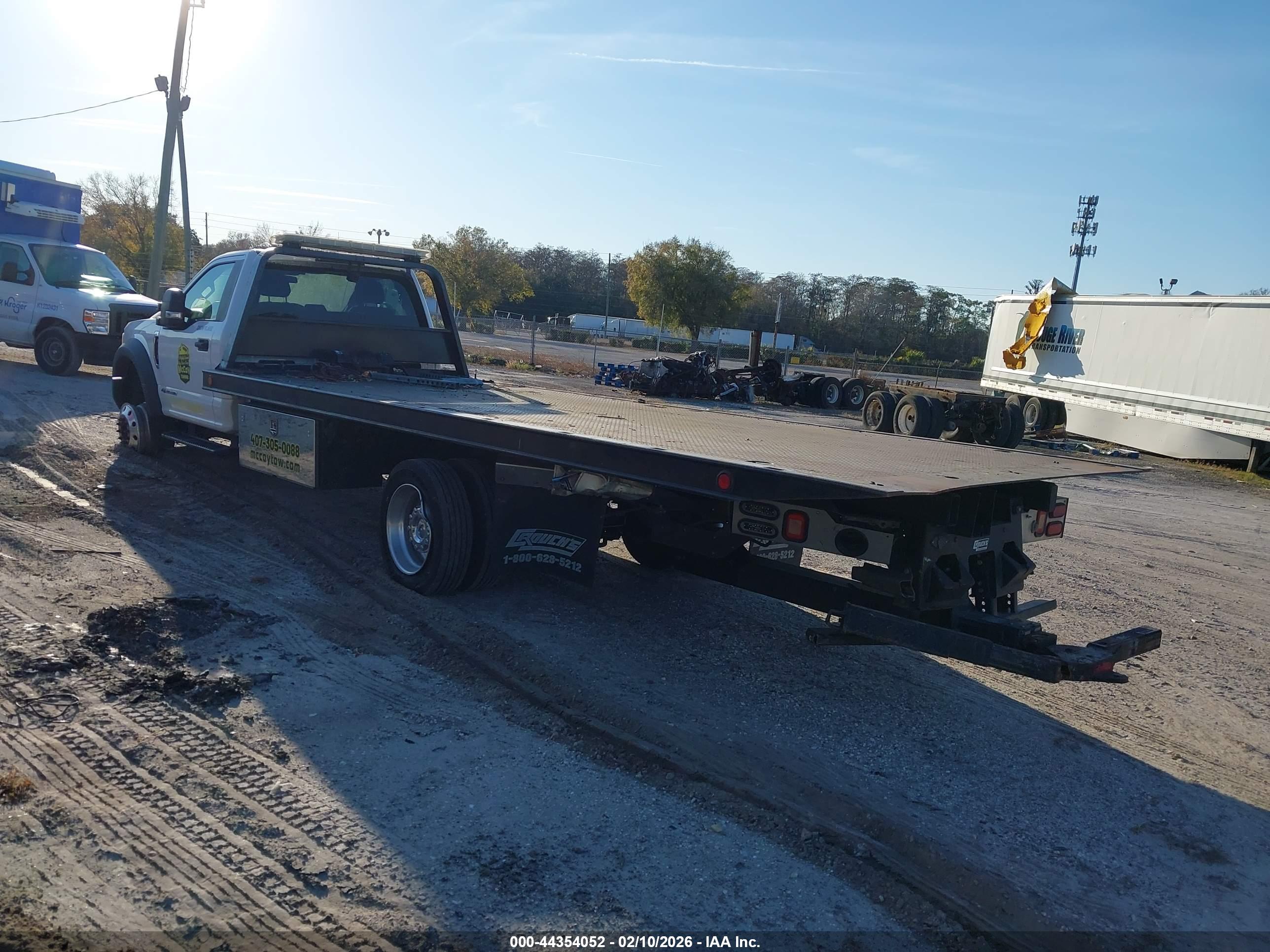 FORD F-550 image 3