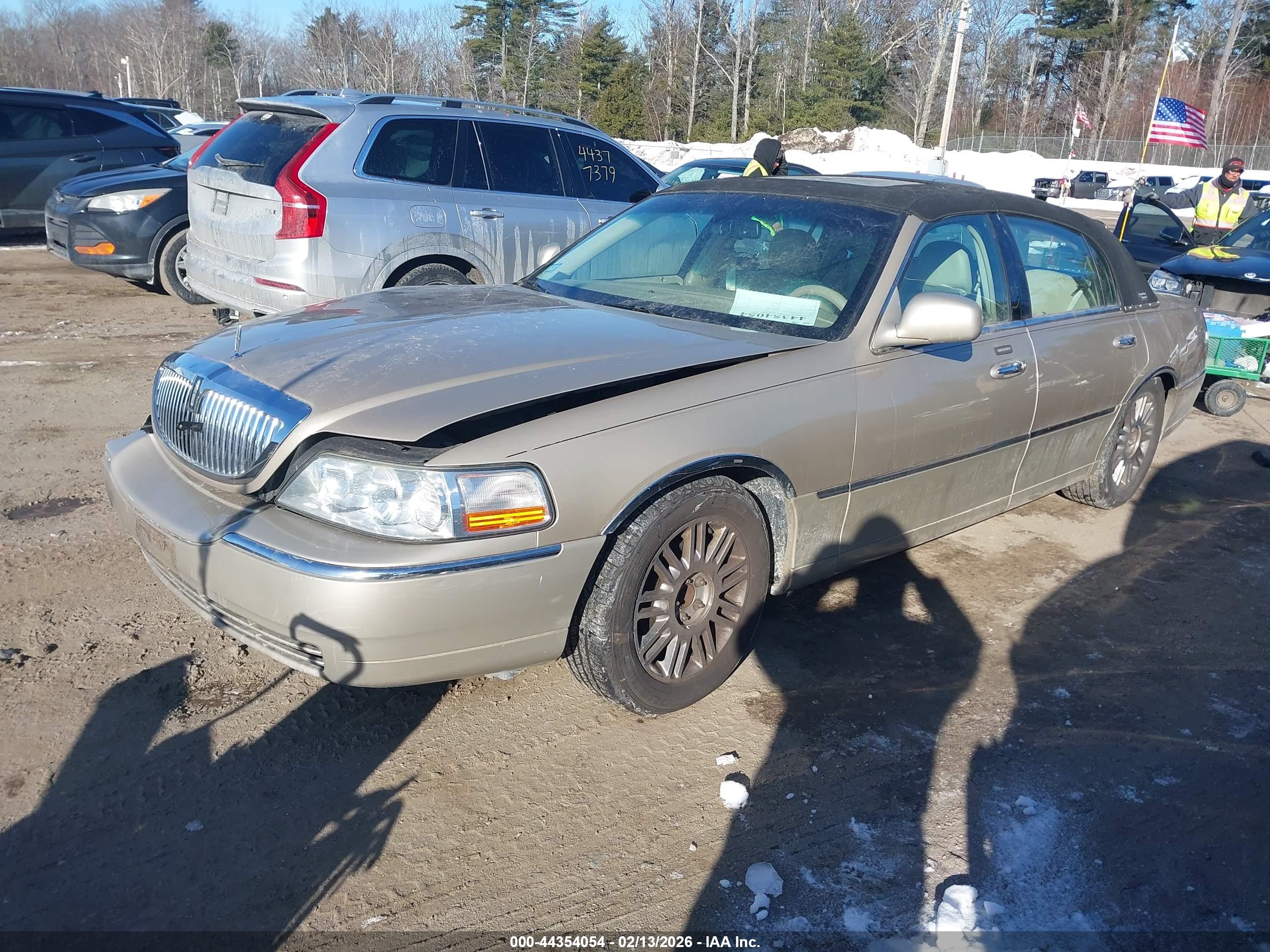 LINCOLN TOWN image 2