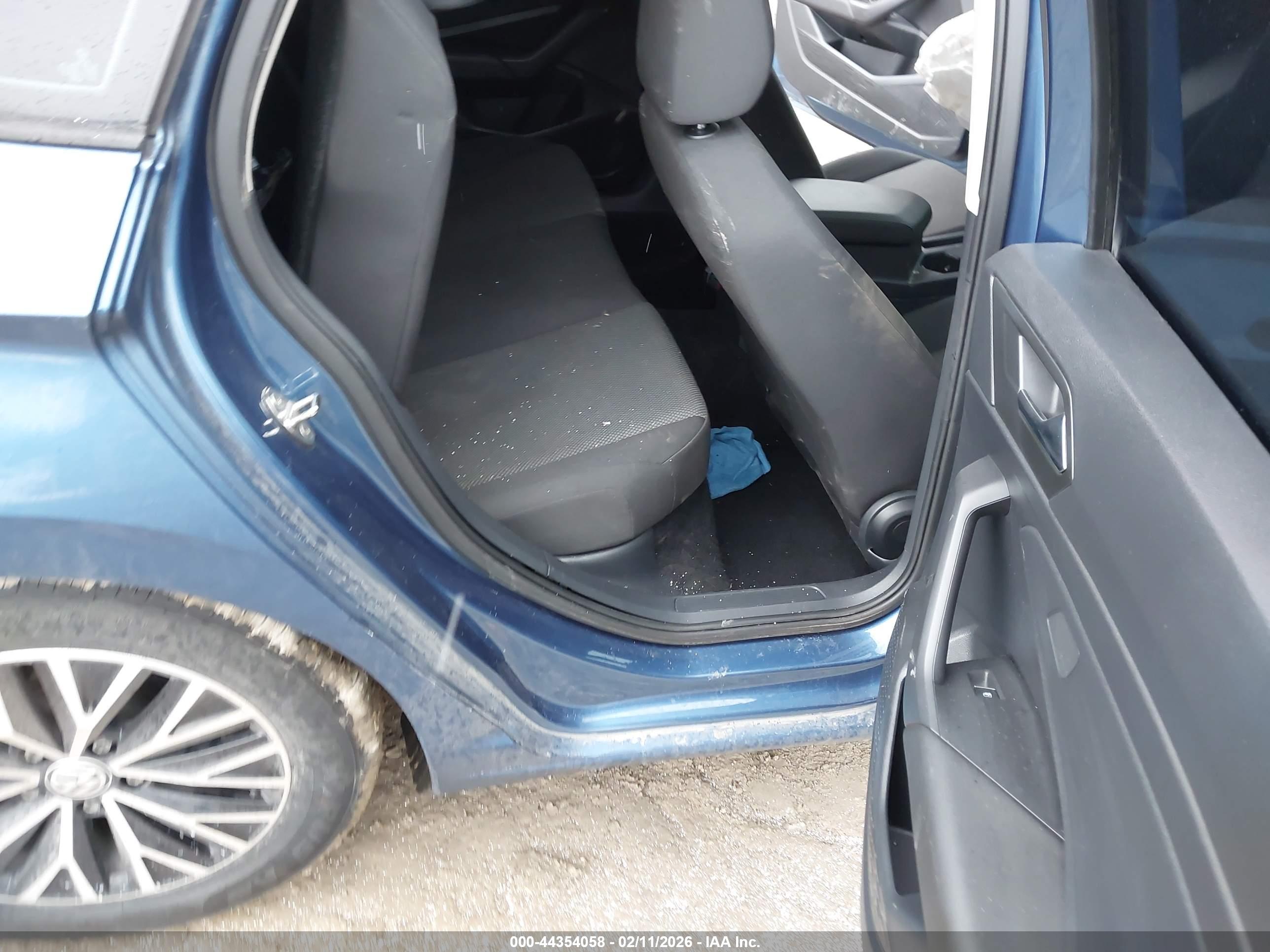 VOLKSWAGEN JETTA image 8
