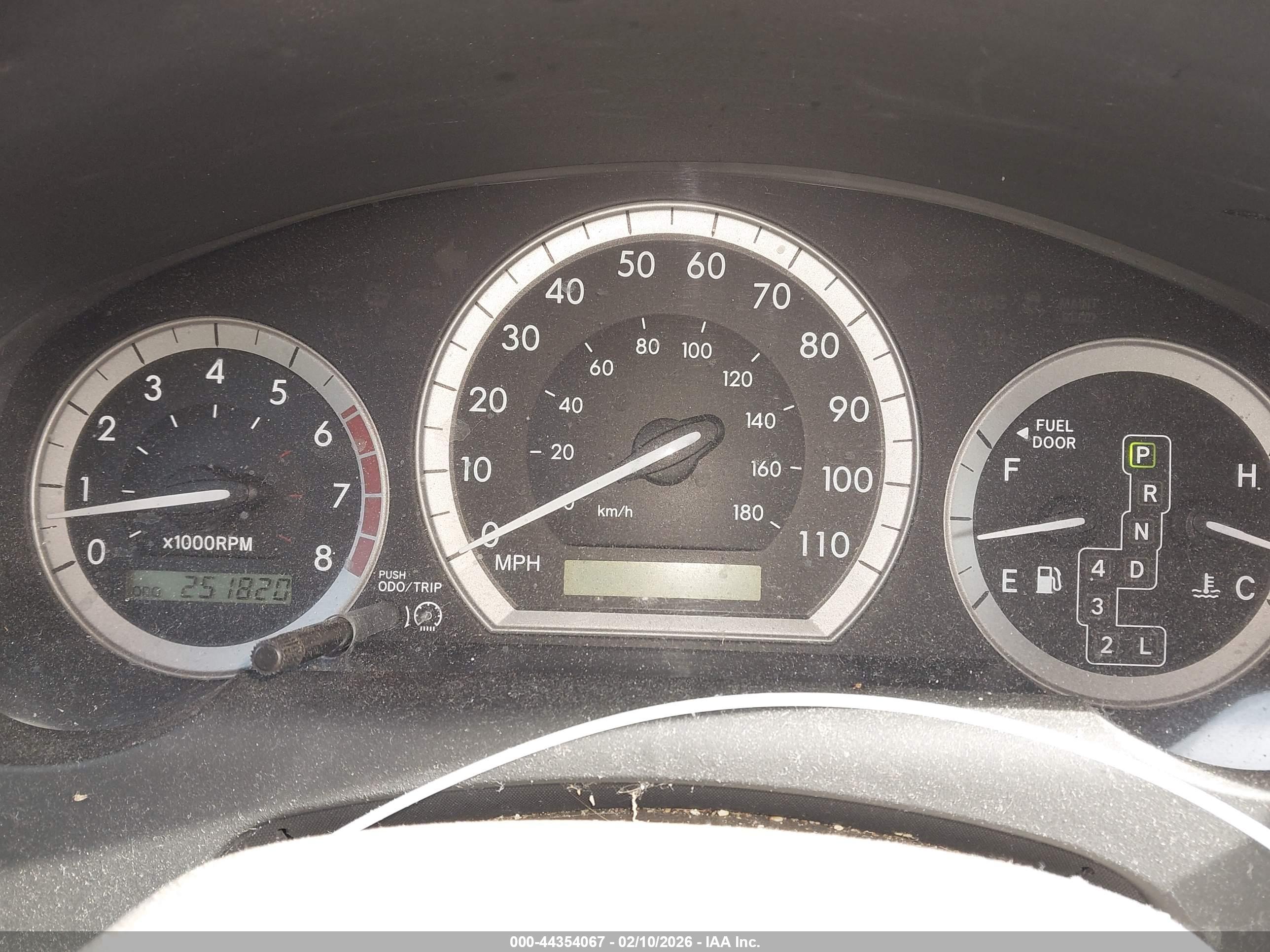 TOYOTA SIENNA image 7
