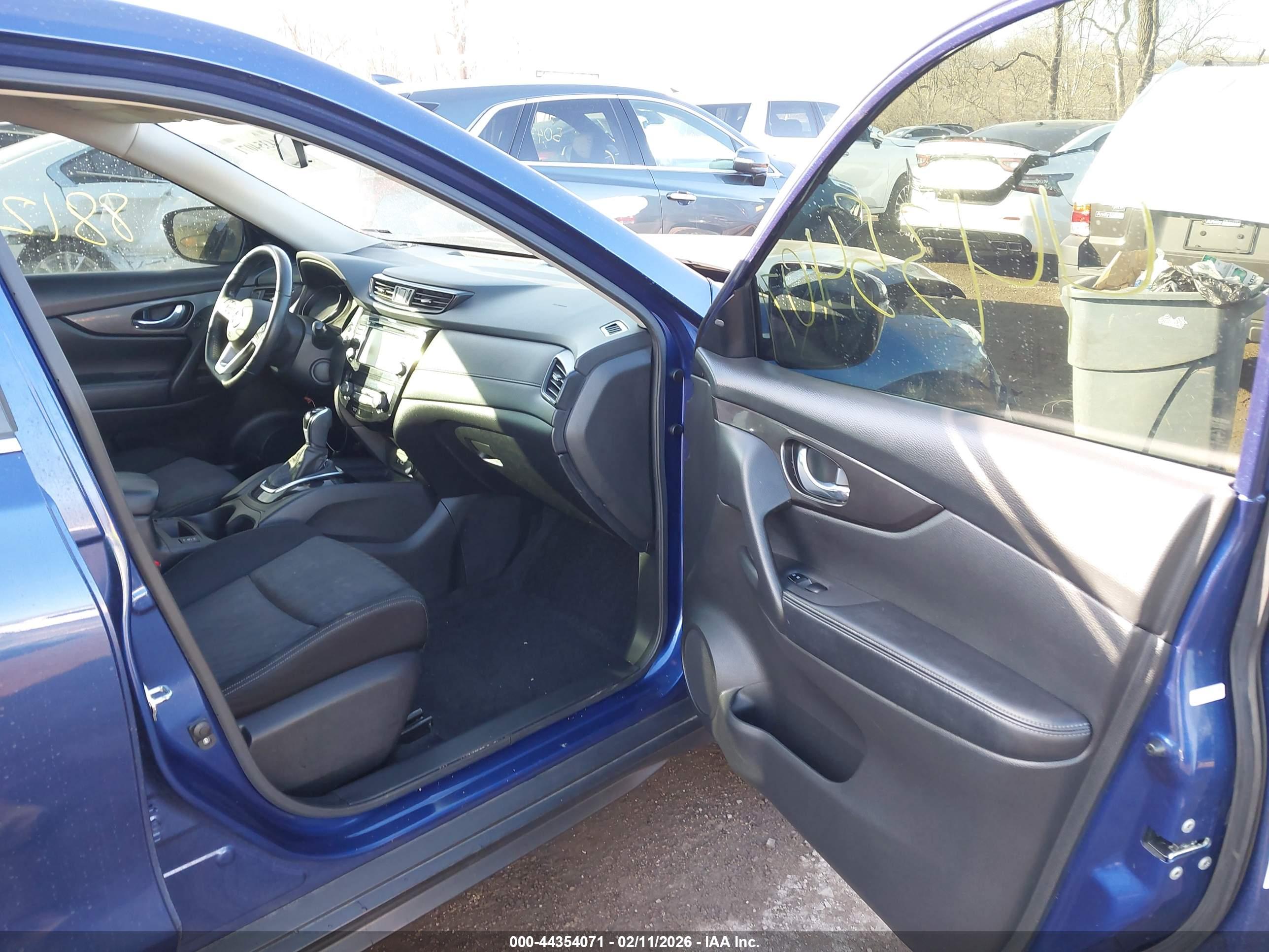 NISSAN ROGUE image 5