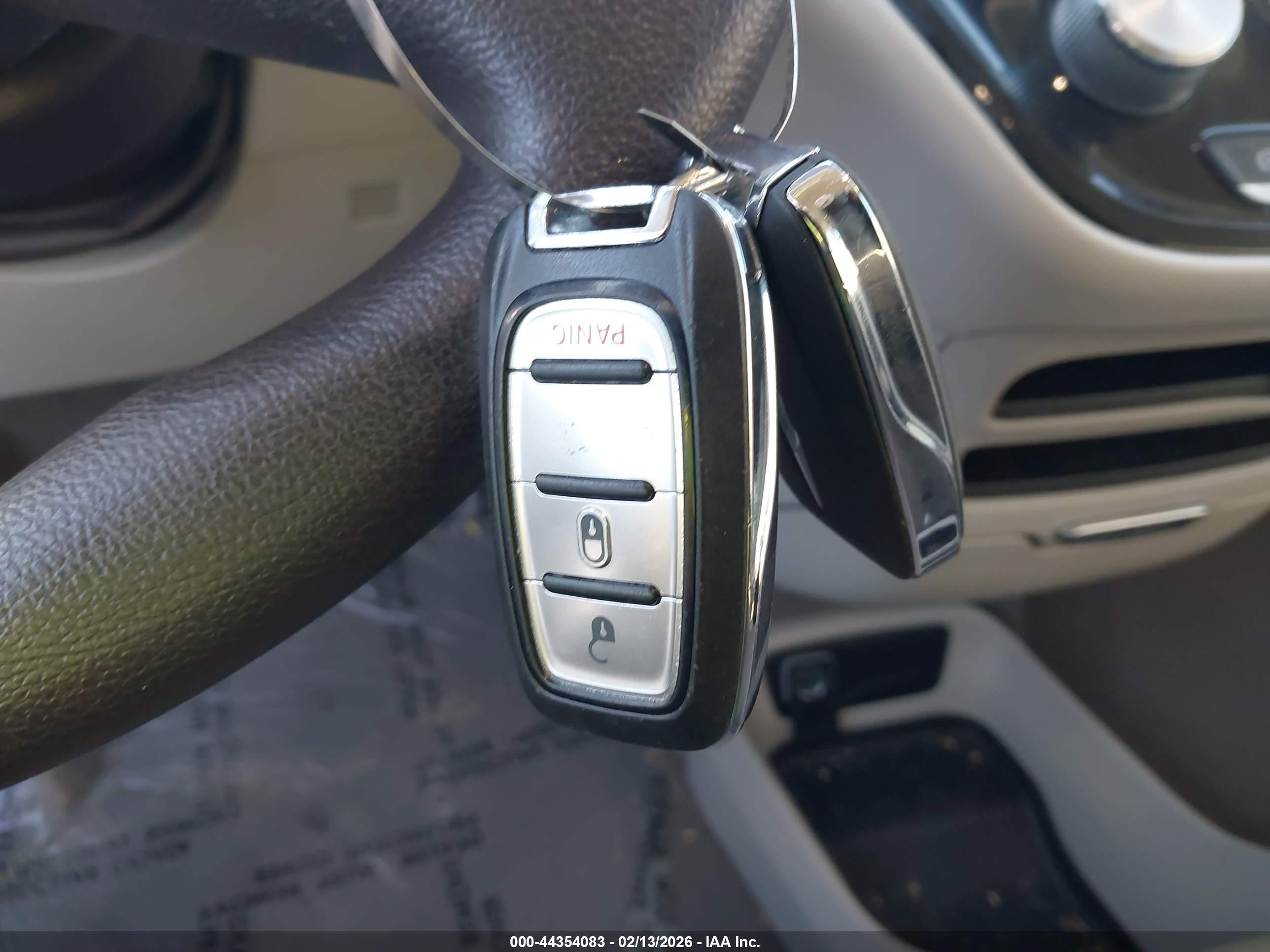 CHRYSLER VOYAGER image 11