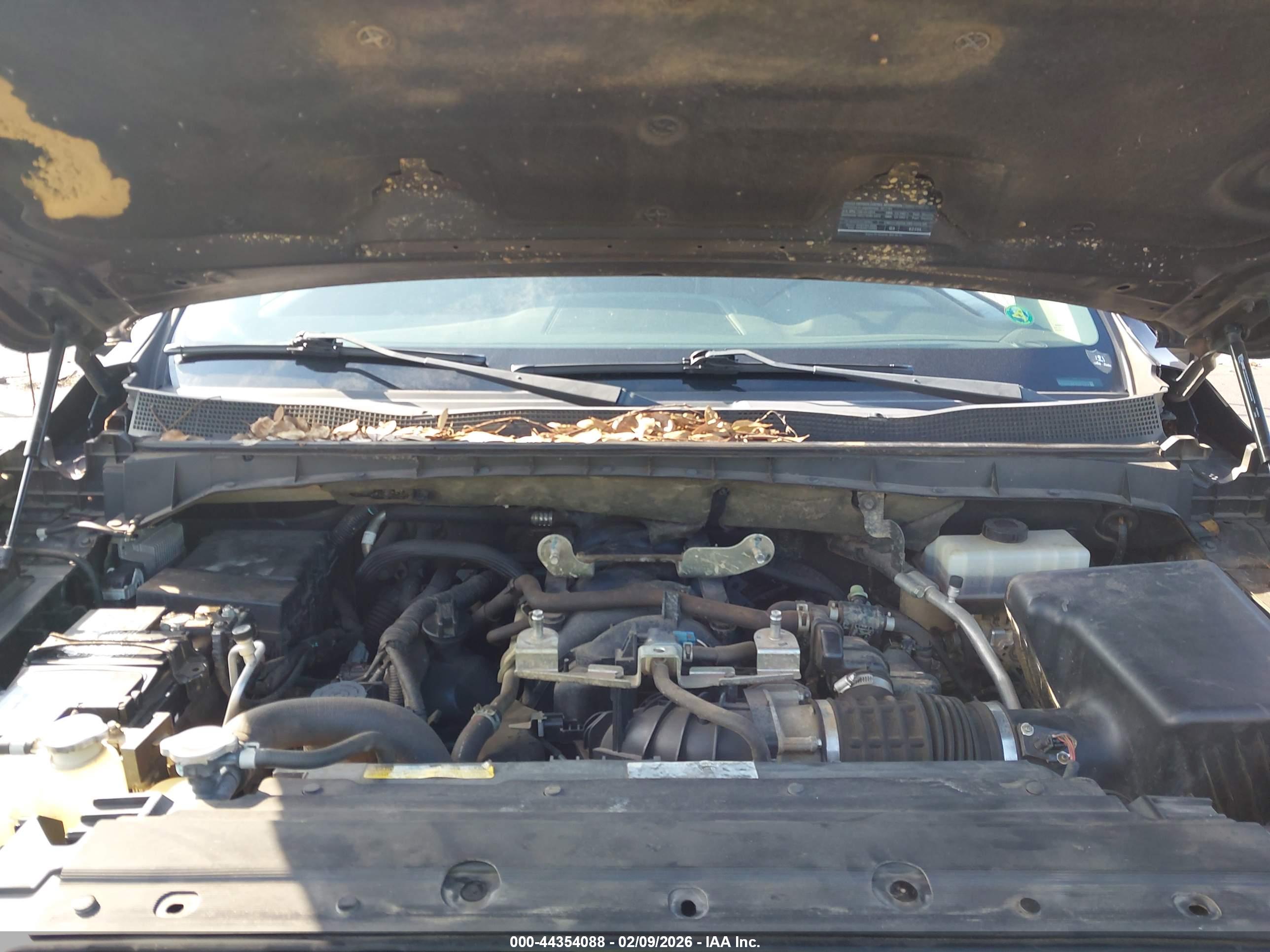 NISSAN TITAN image 10