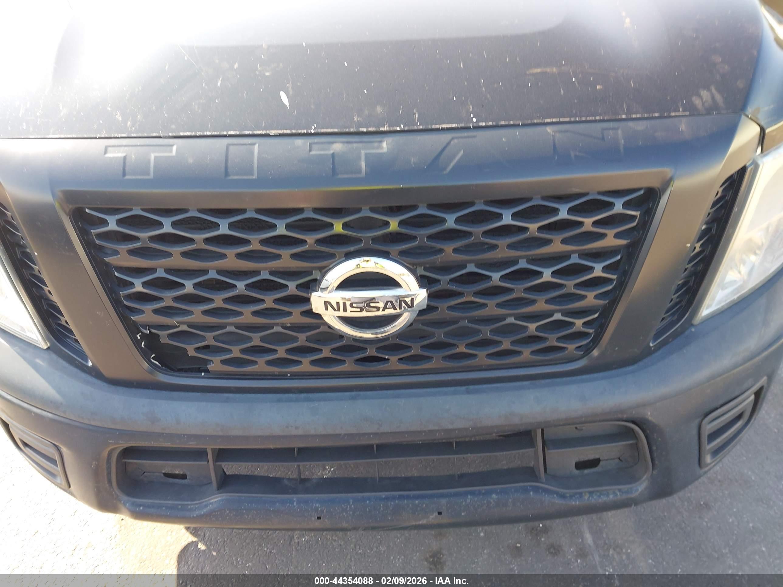 NISSAN TITAN image 6