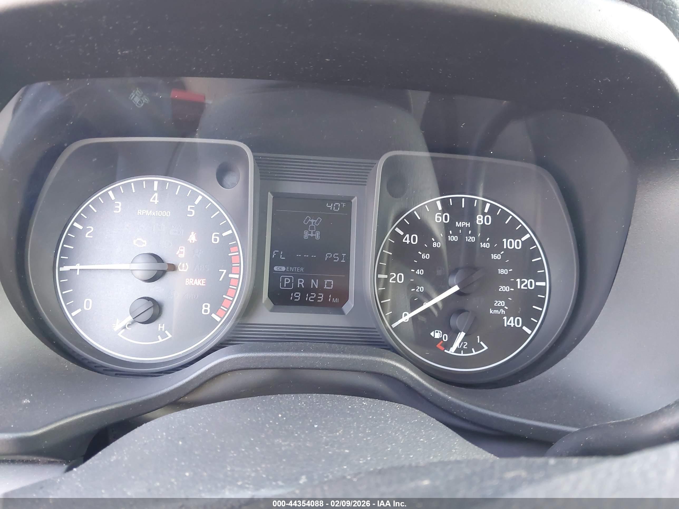 NISSAN TITAN image 7