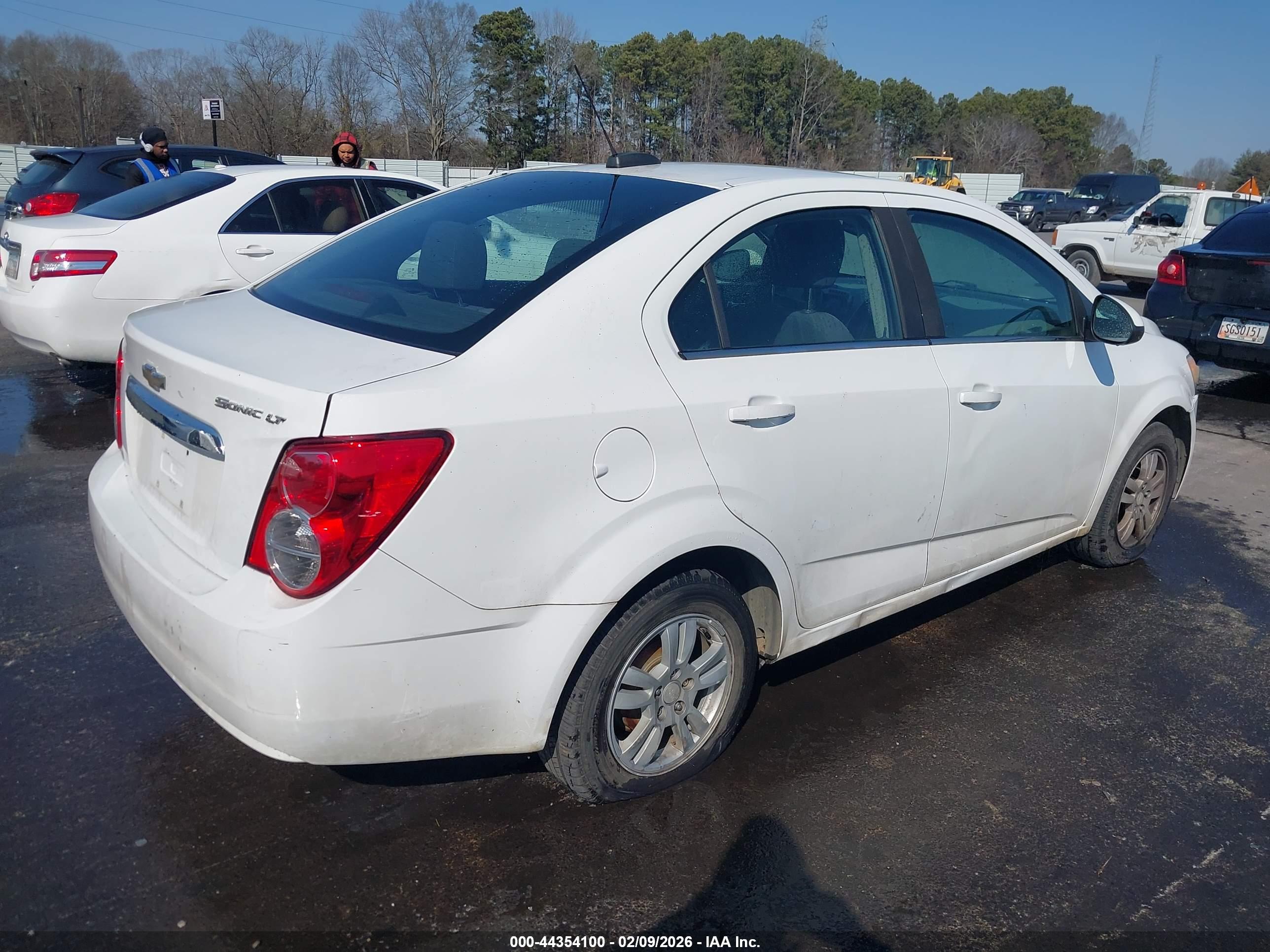 CHEVROLET SONIC image 4