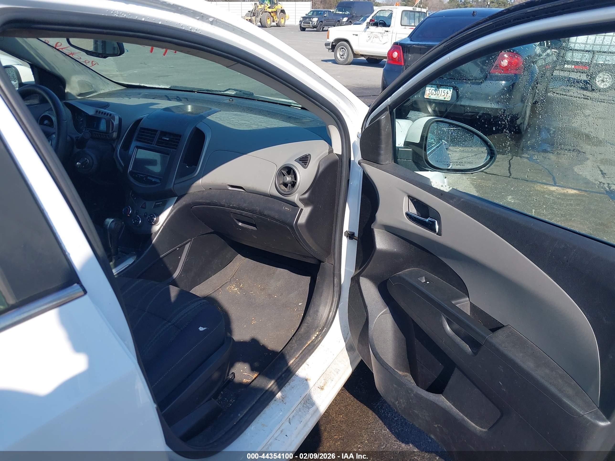 CHEVROLET SONIC image 5