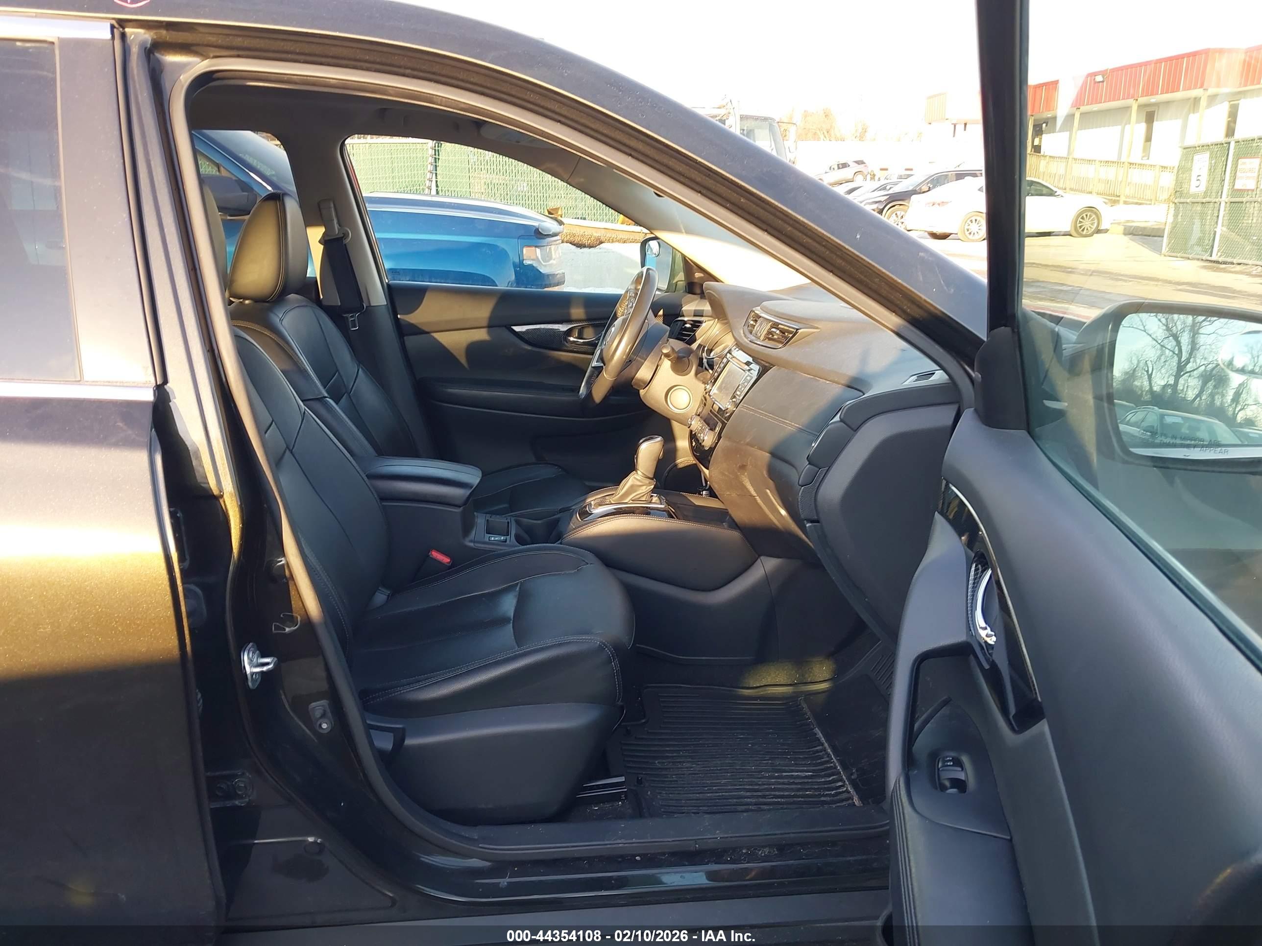NISSAN ROGUE image 5