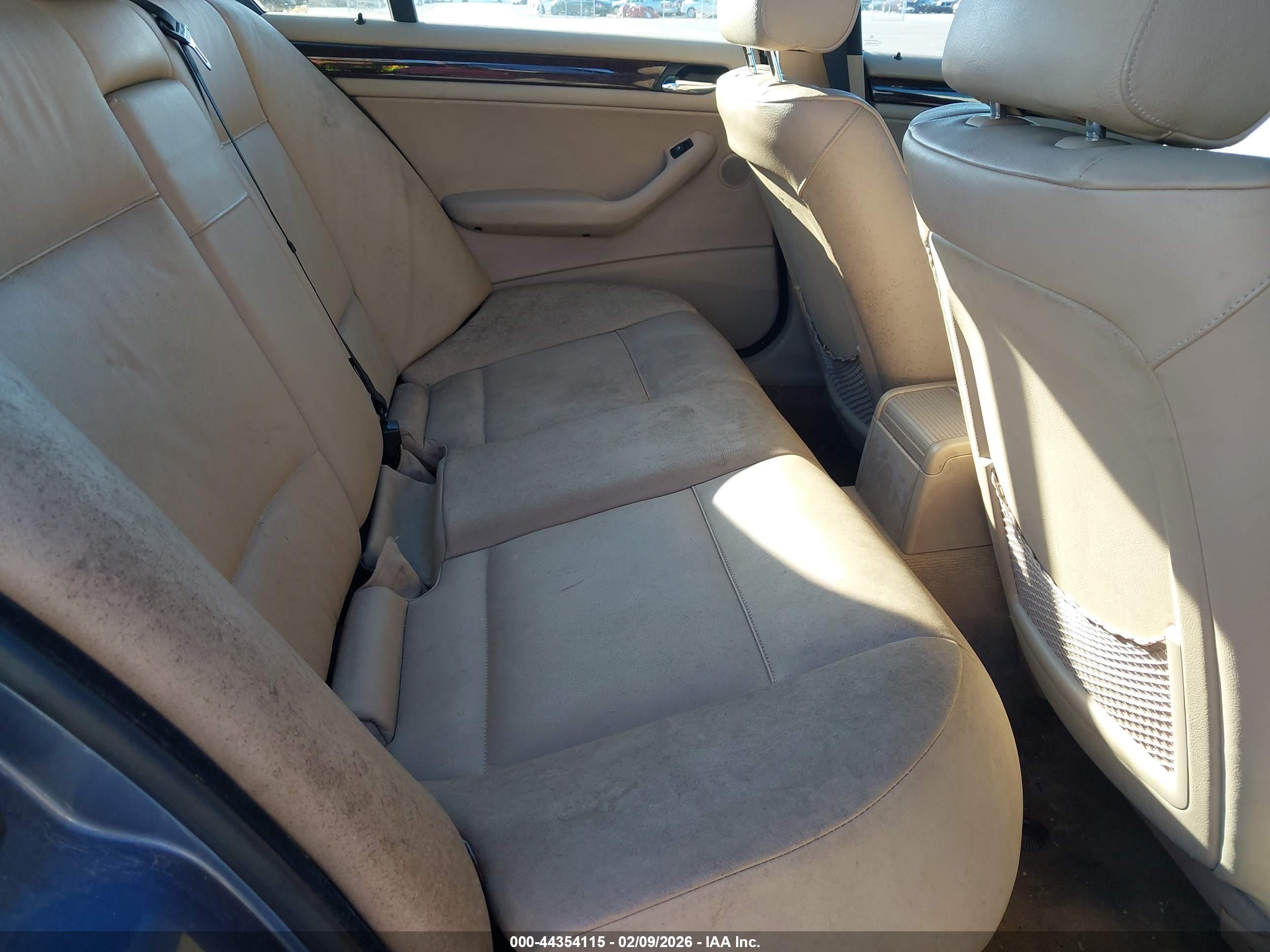 BMW 325I image 8