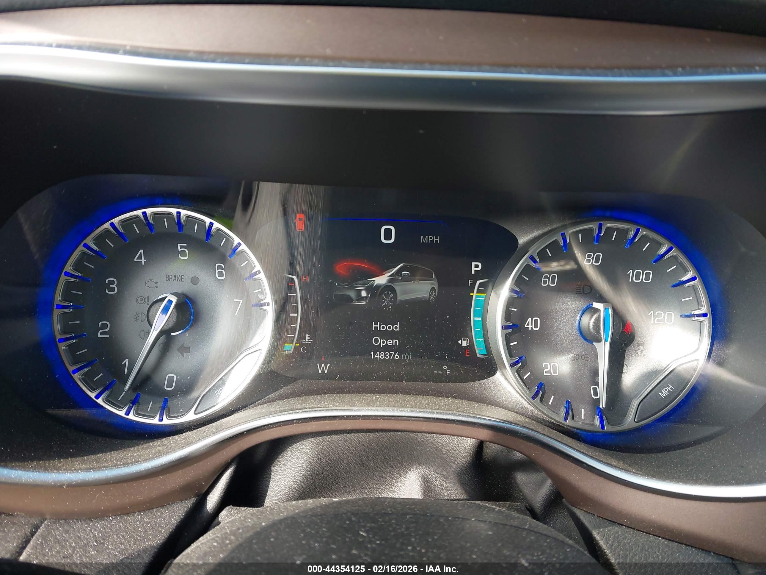 CHRYSLER PACIFICA image 7