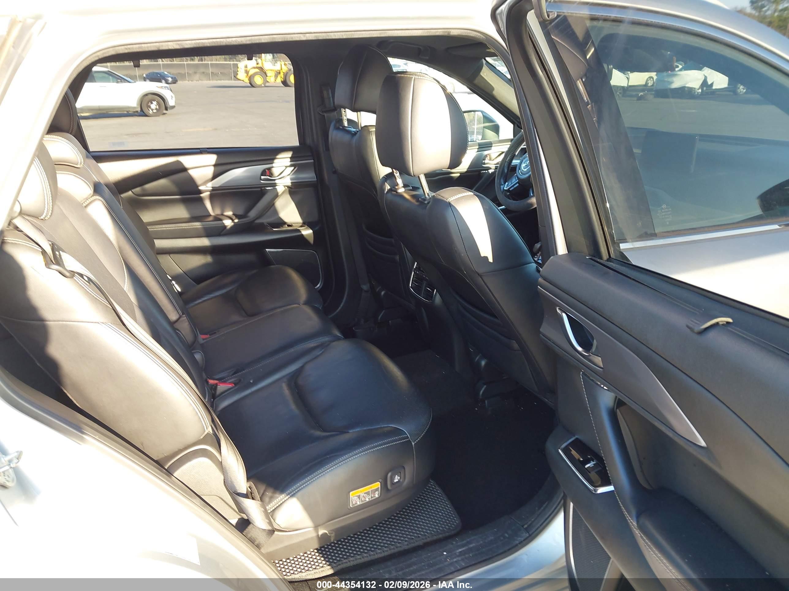 MAZDA CX-9 image 8