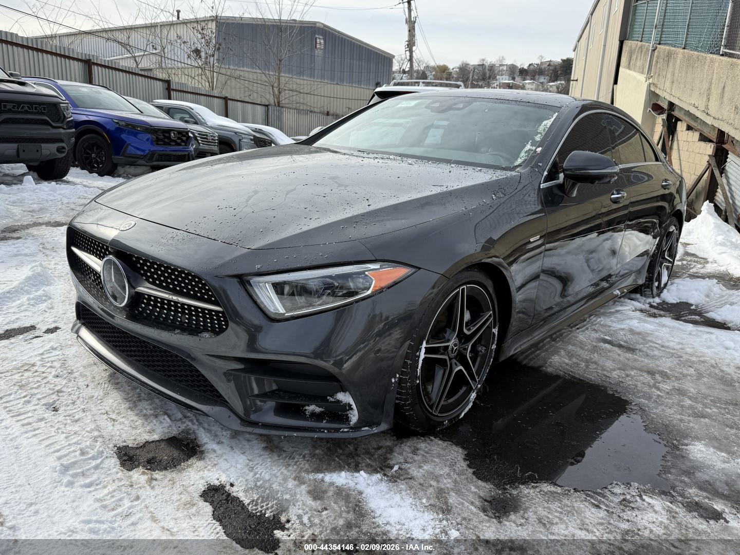 MERCEDES-BENZ CLS image 2