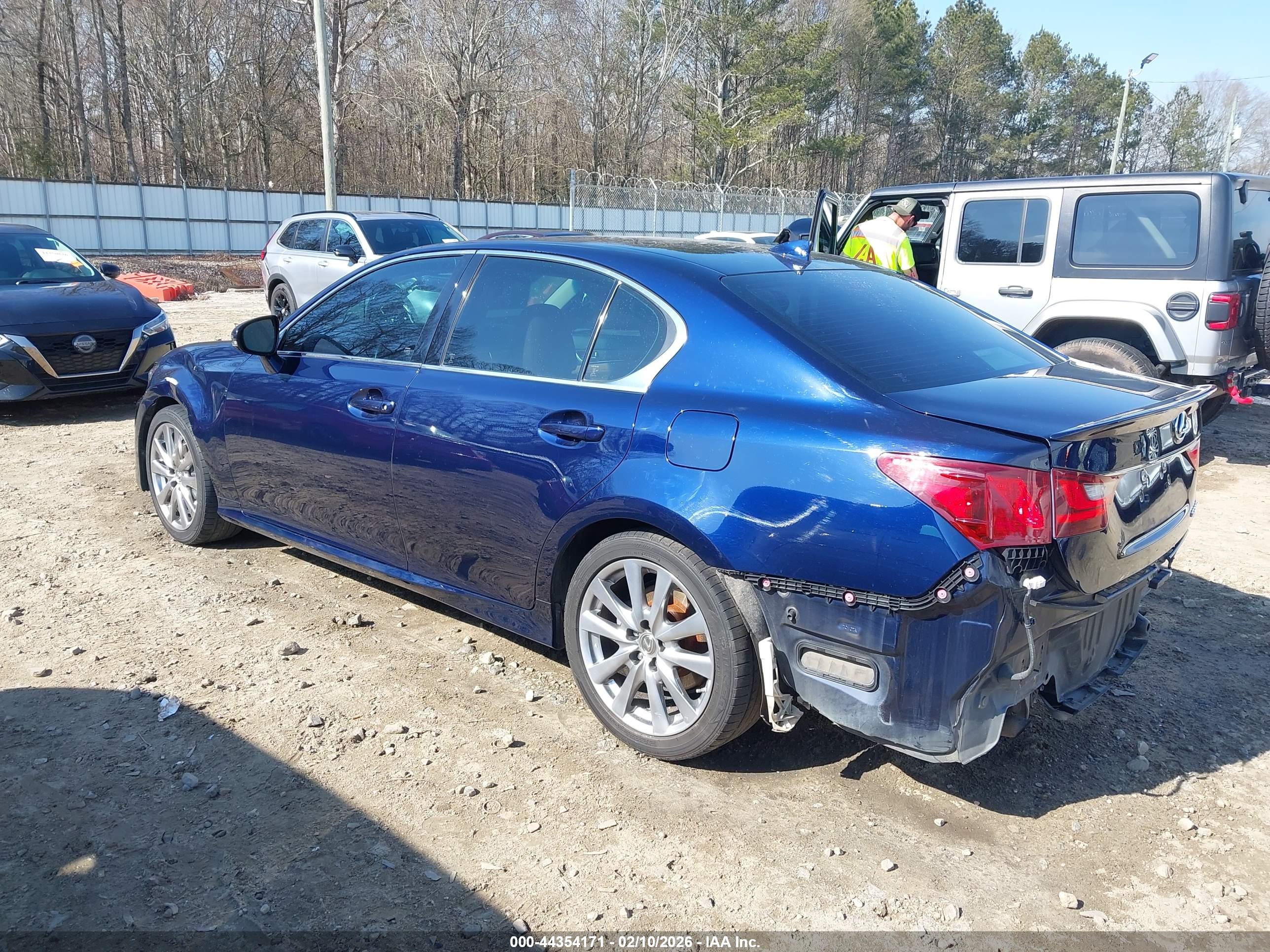 LEXUS GS image 3