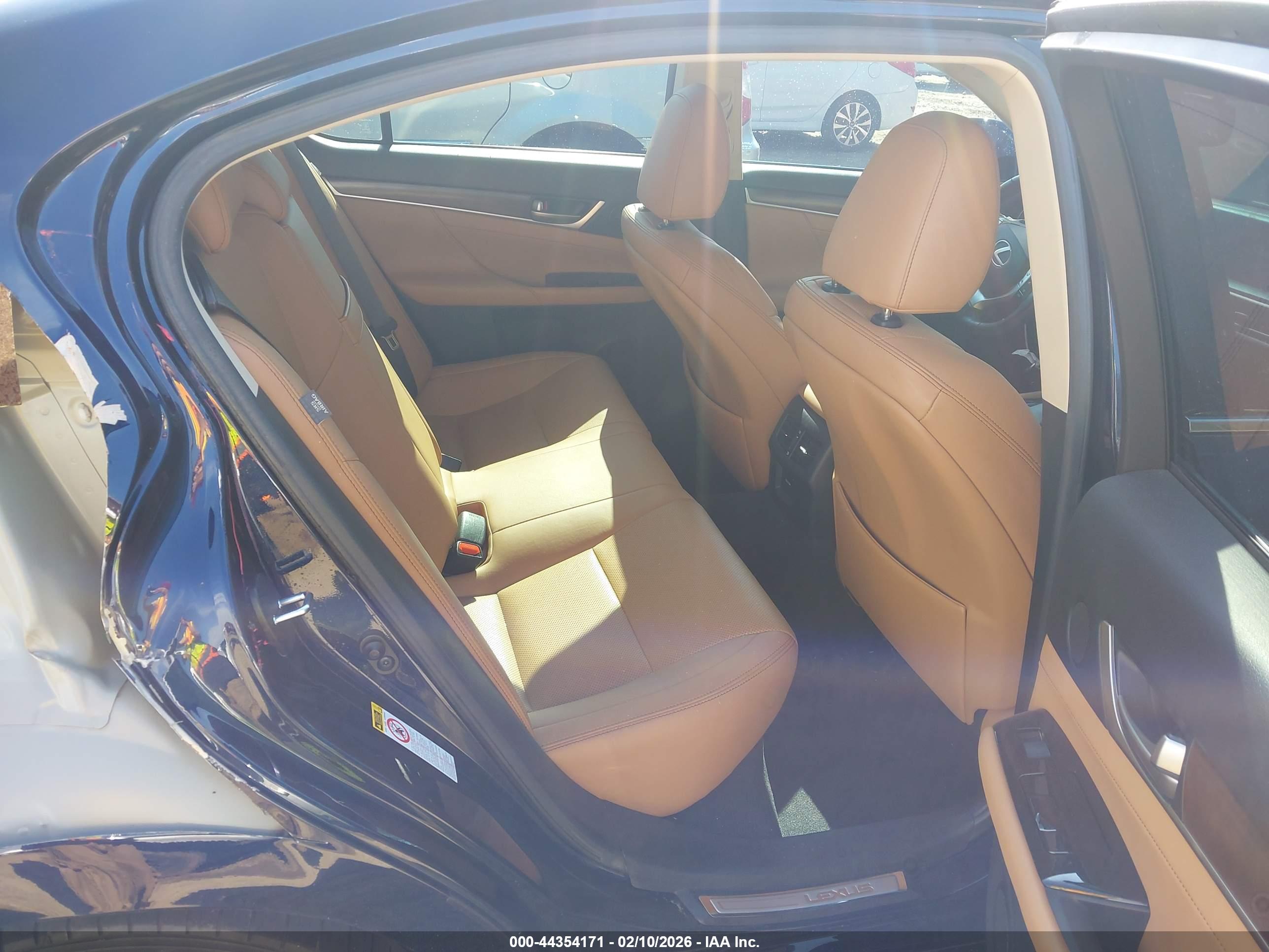 LEXUS GS image 8