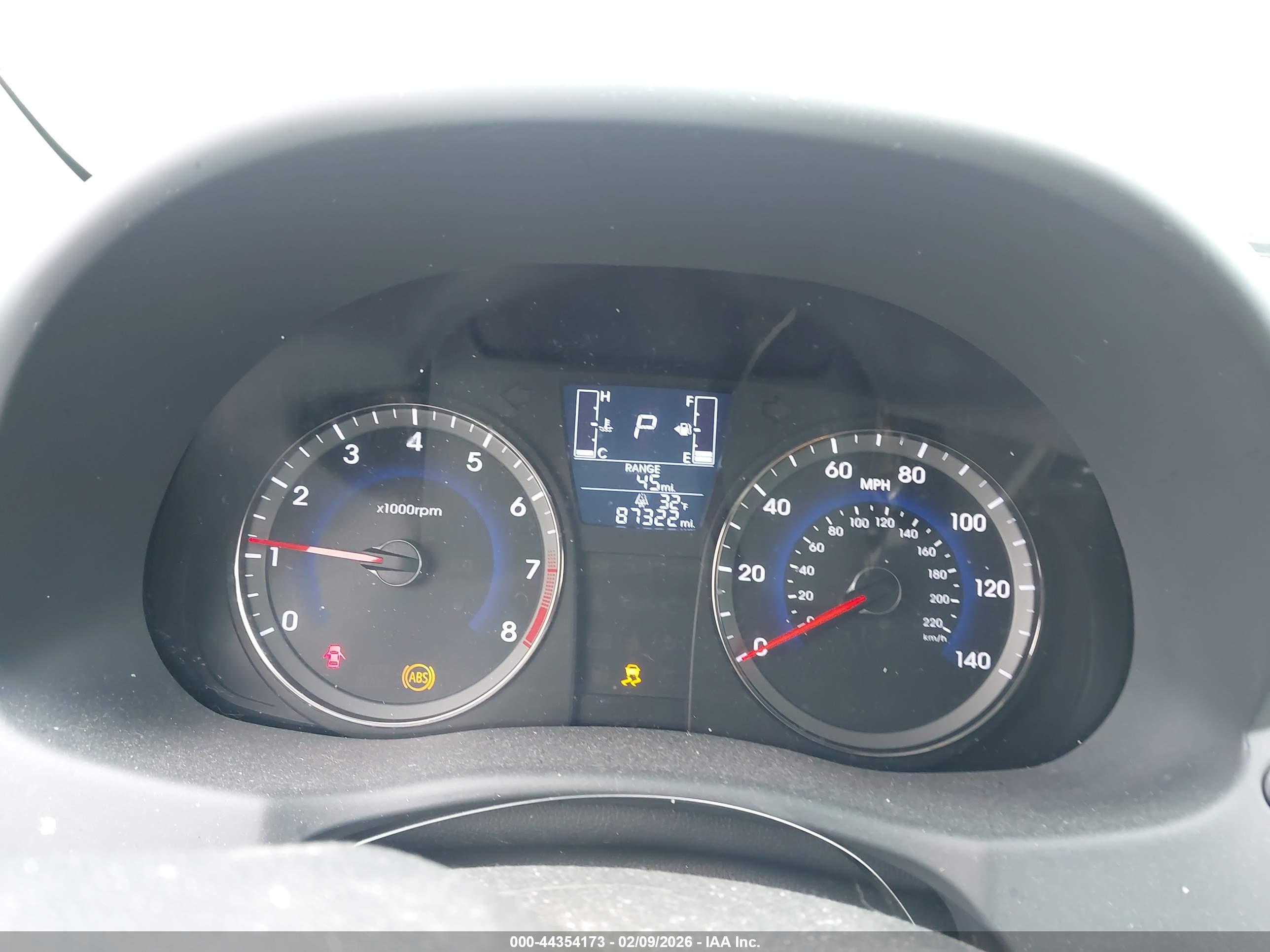 HYUNDAI ACCENT image 7
