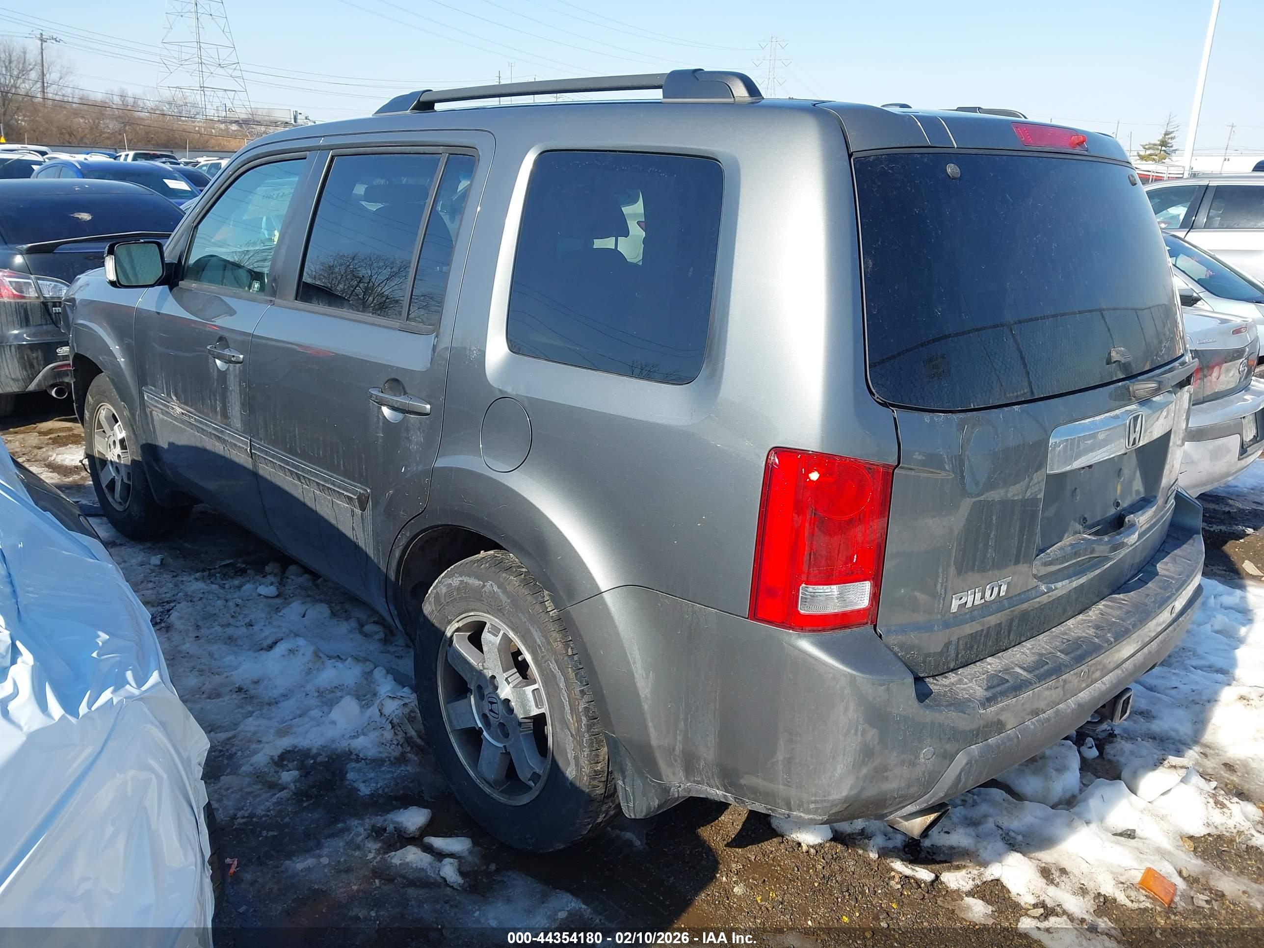 HONDA PILOT image 3