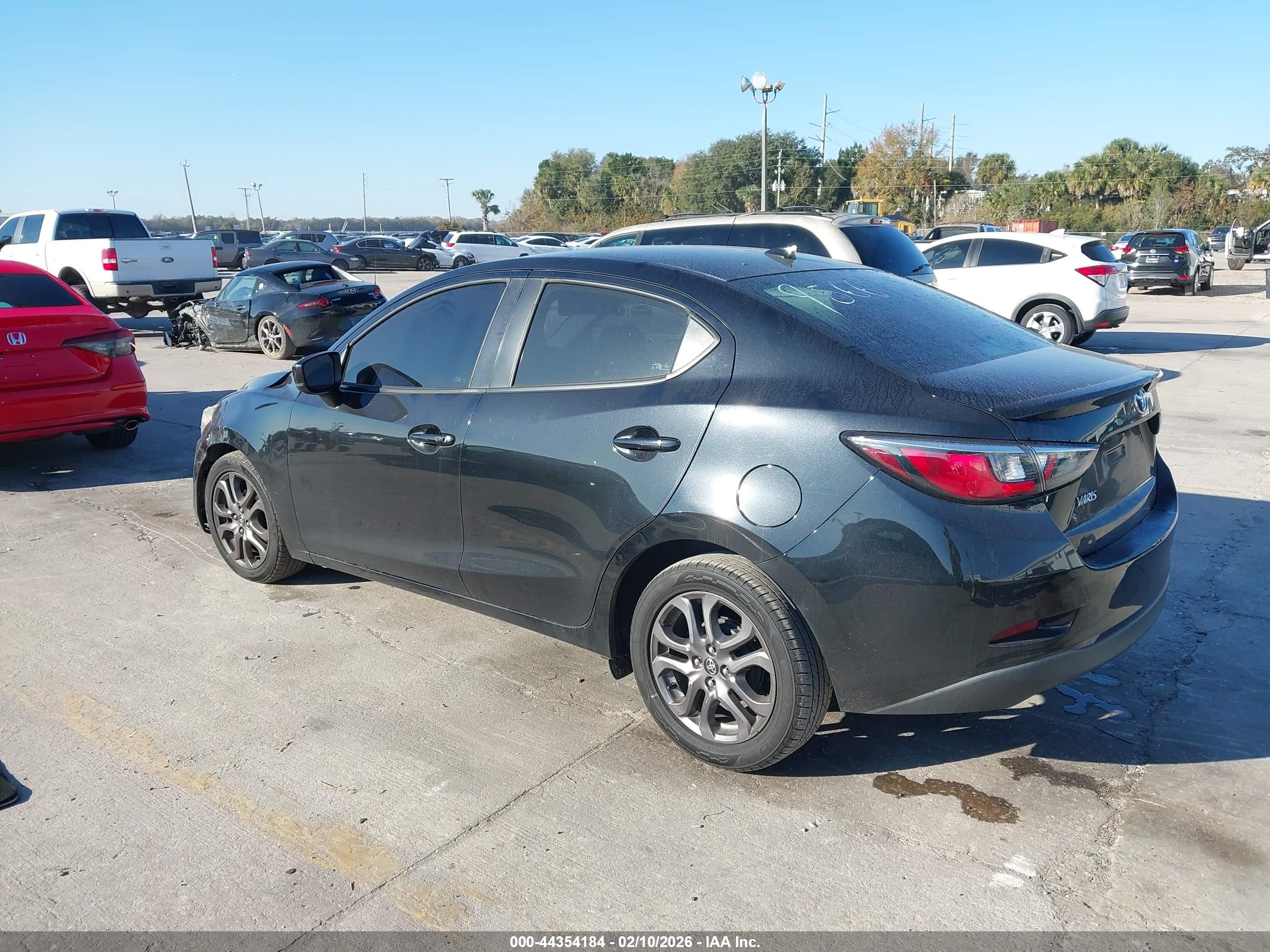 TOYOTA YARIS image 3