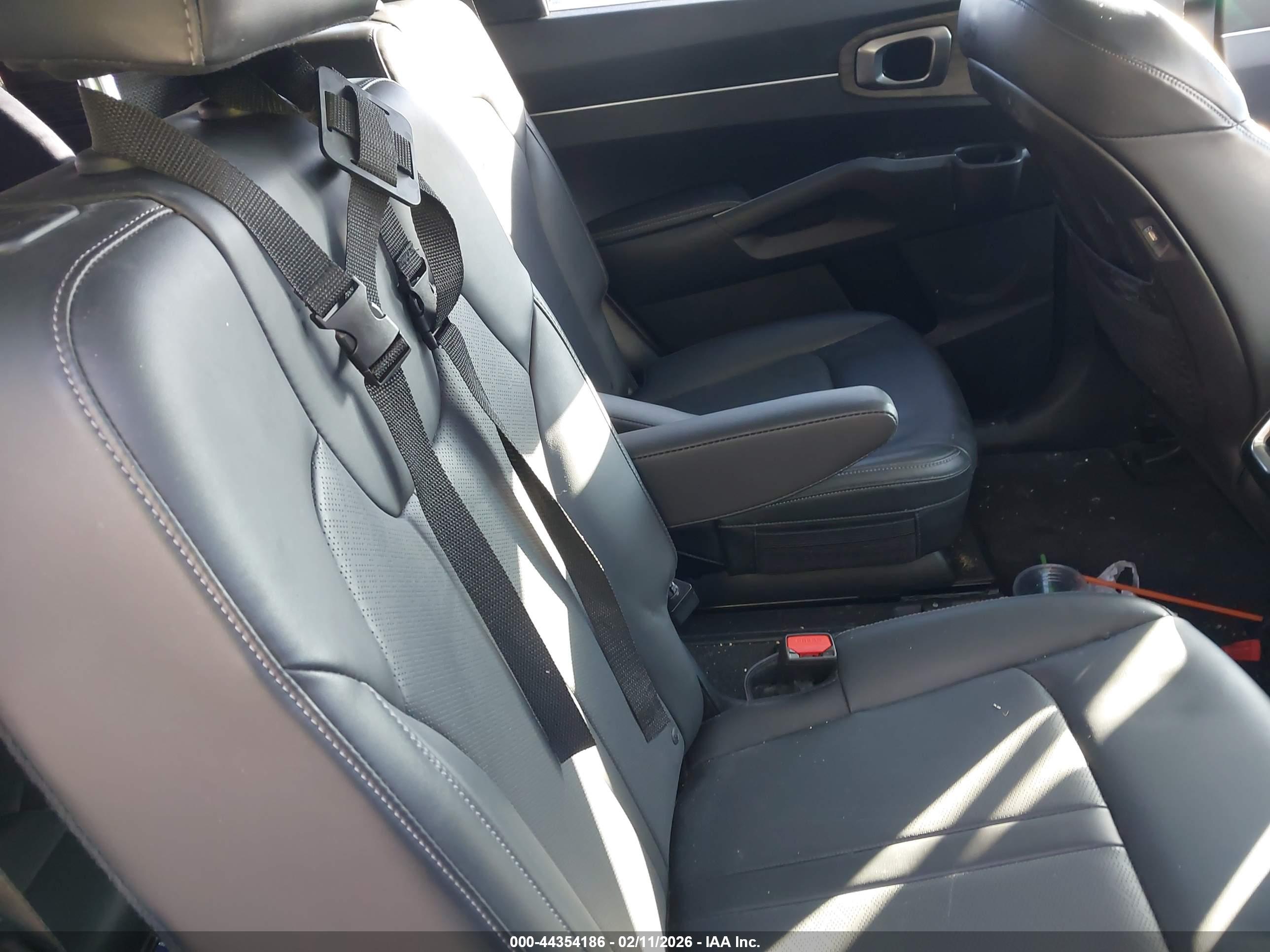 KIA SORENTO image 8