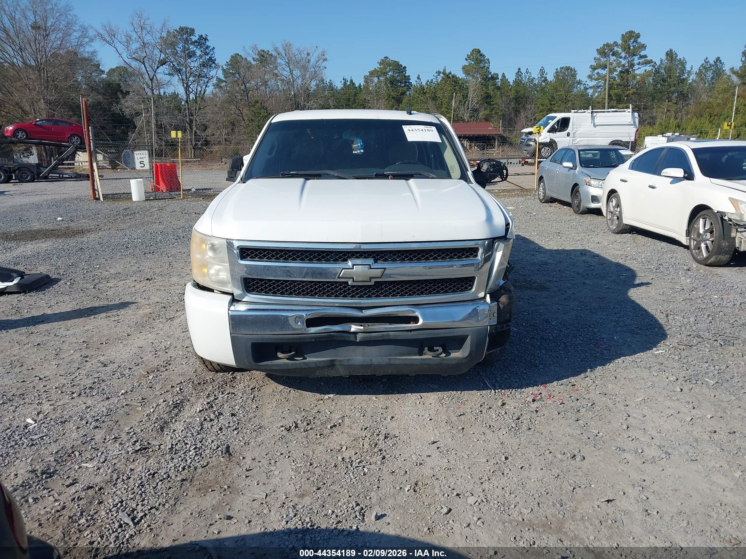 CHEVROLET SILVERADO image 6
