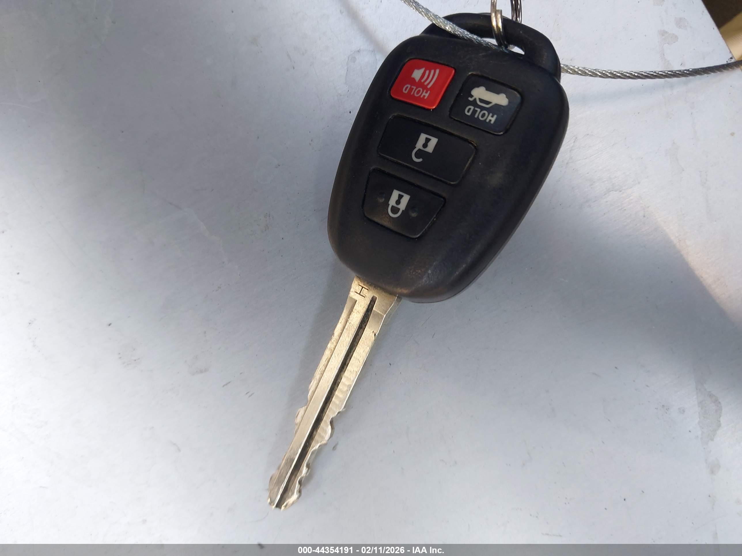 TOYOTA COROLLA image 11
