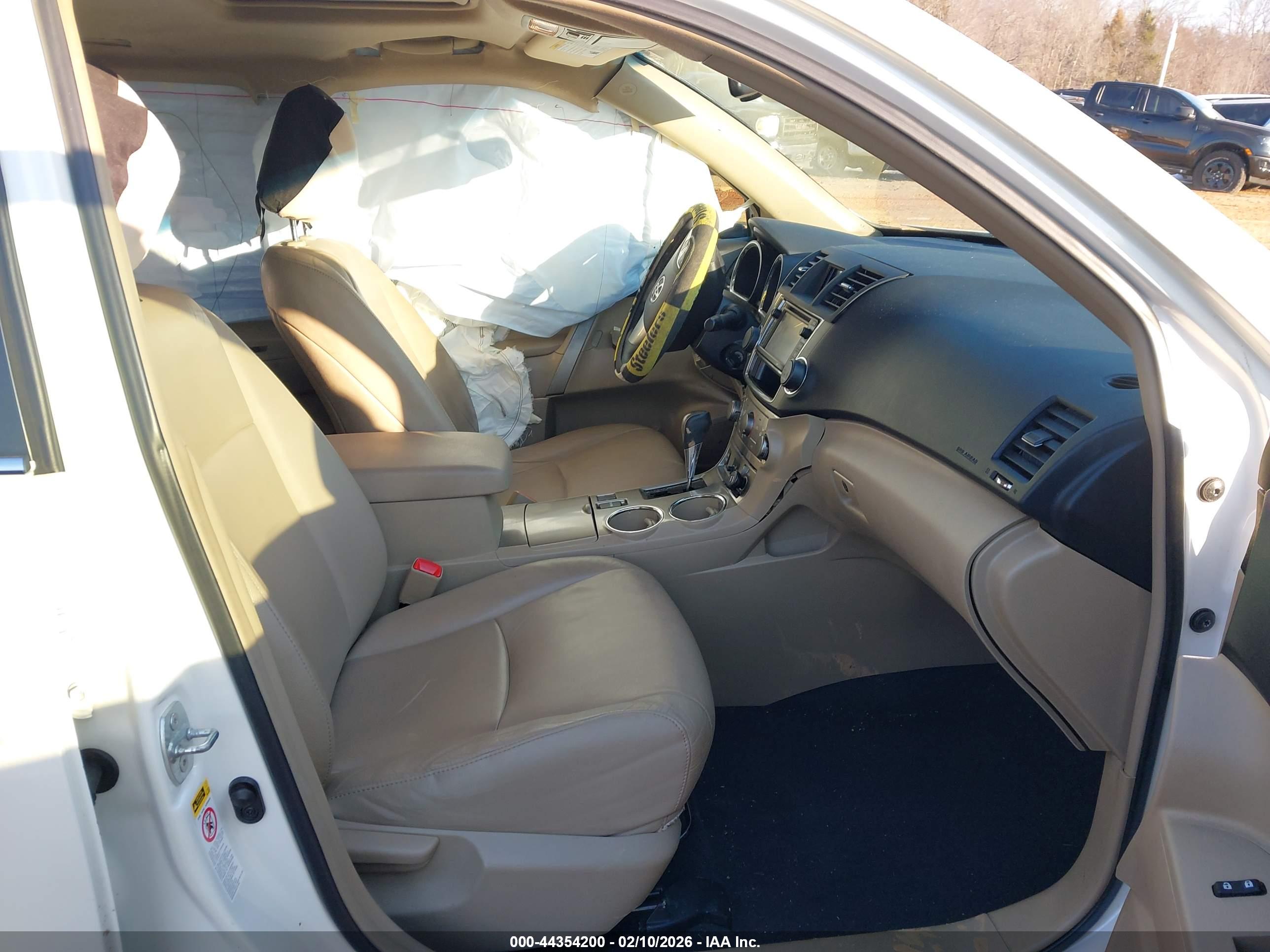 TOYOTA HIGHLANDER image 5