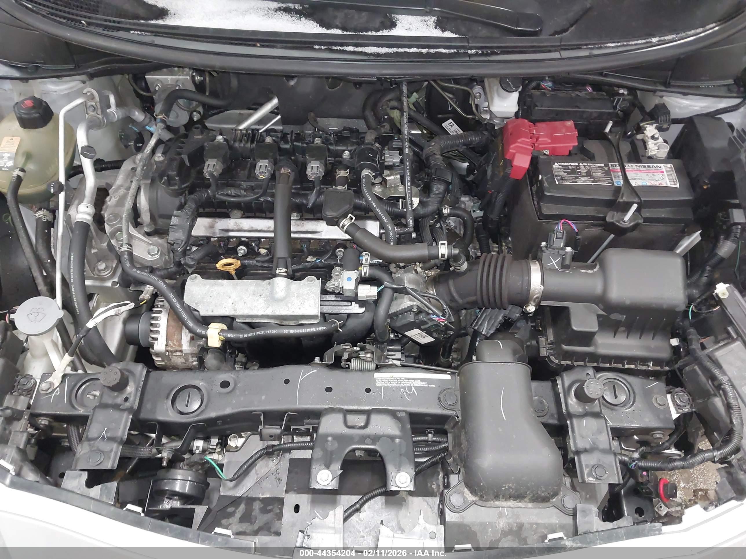 NISSAN VERSA image 10