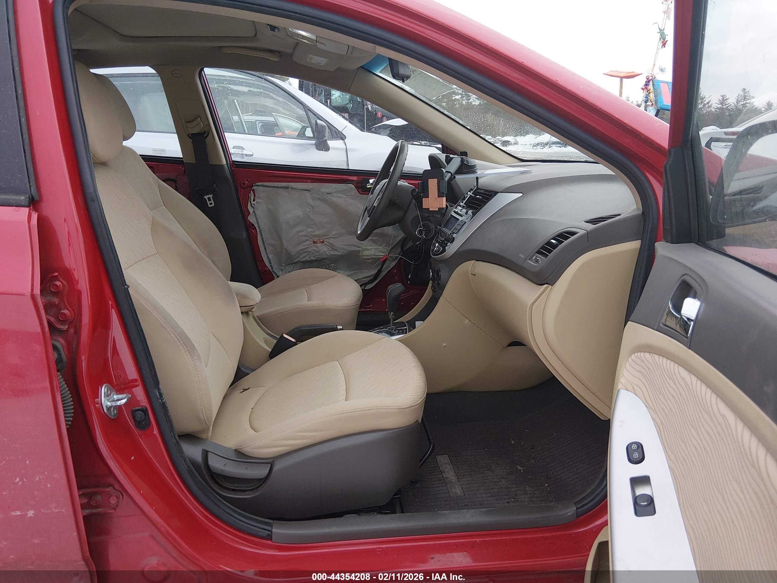 HYUNDAI ACCENT image 5