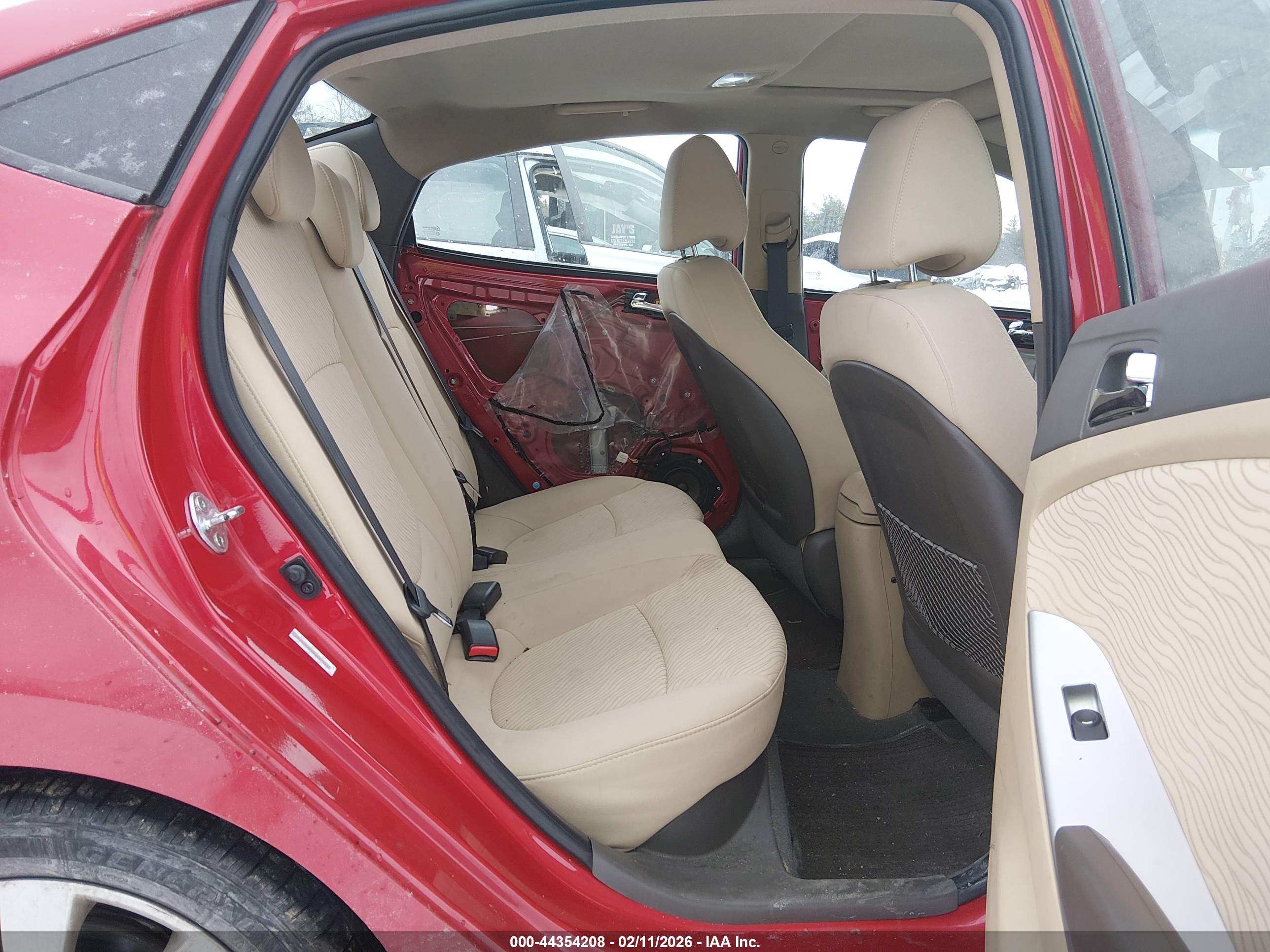 HYUNDAI ACCENT image 8