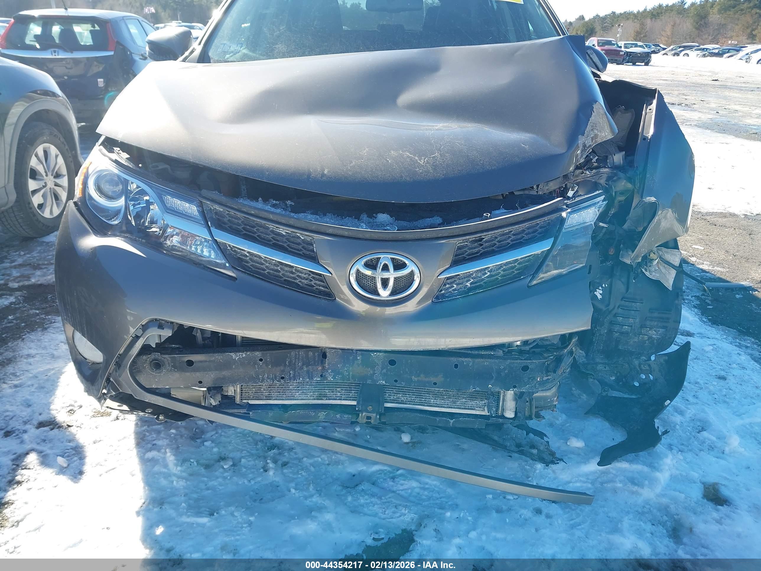 TOYOTA RAV4 image 6