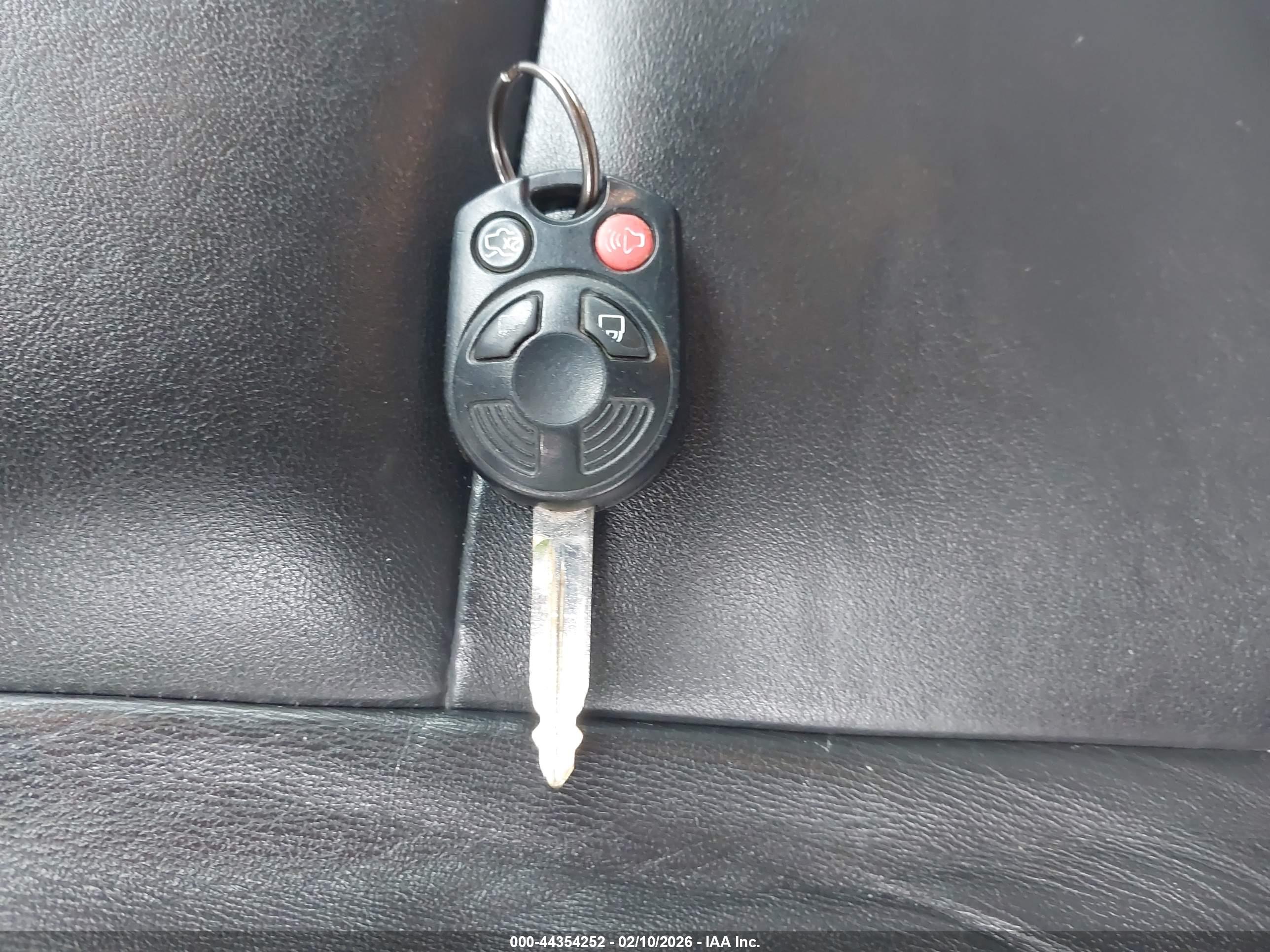 FORD ESCAPE image 11