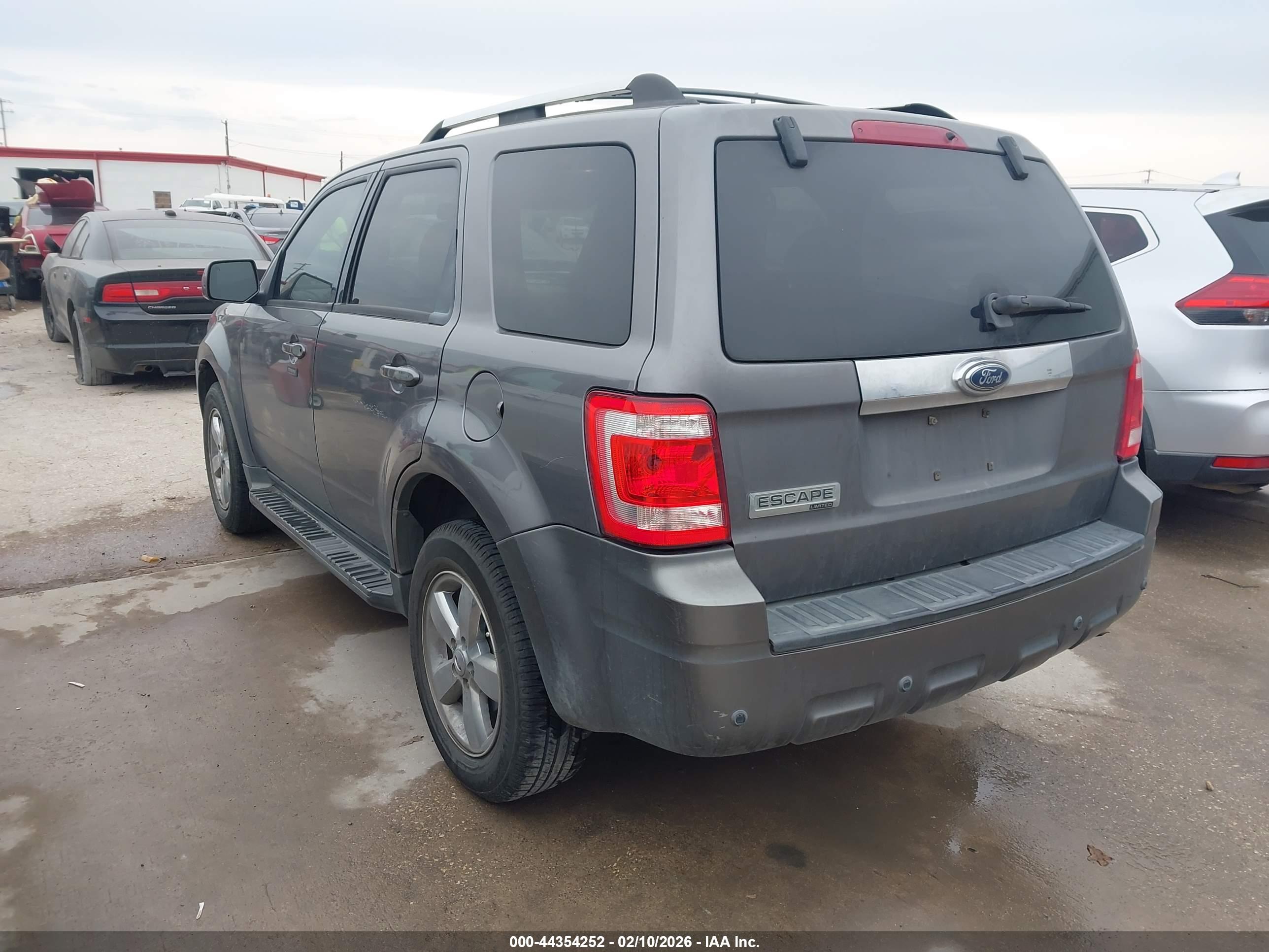 FORD ESCAPE image 3