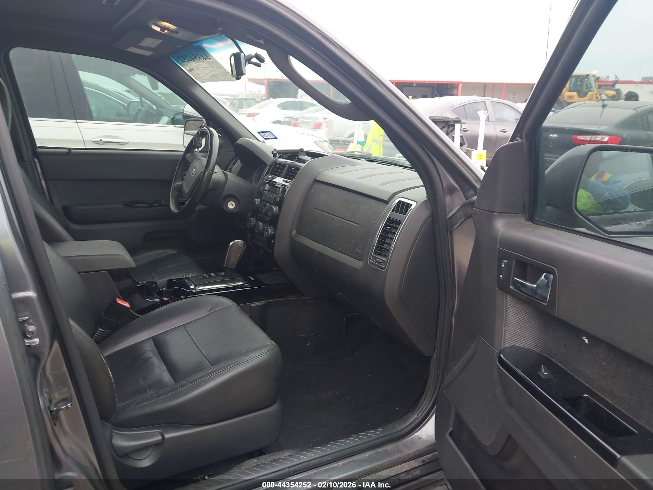 FORD ESCAPE image 5