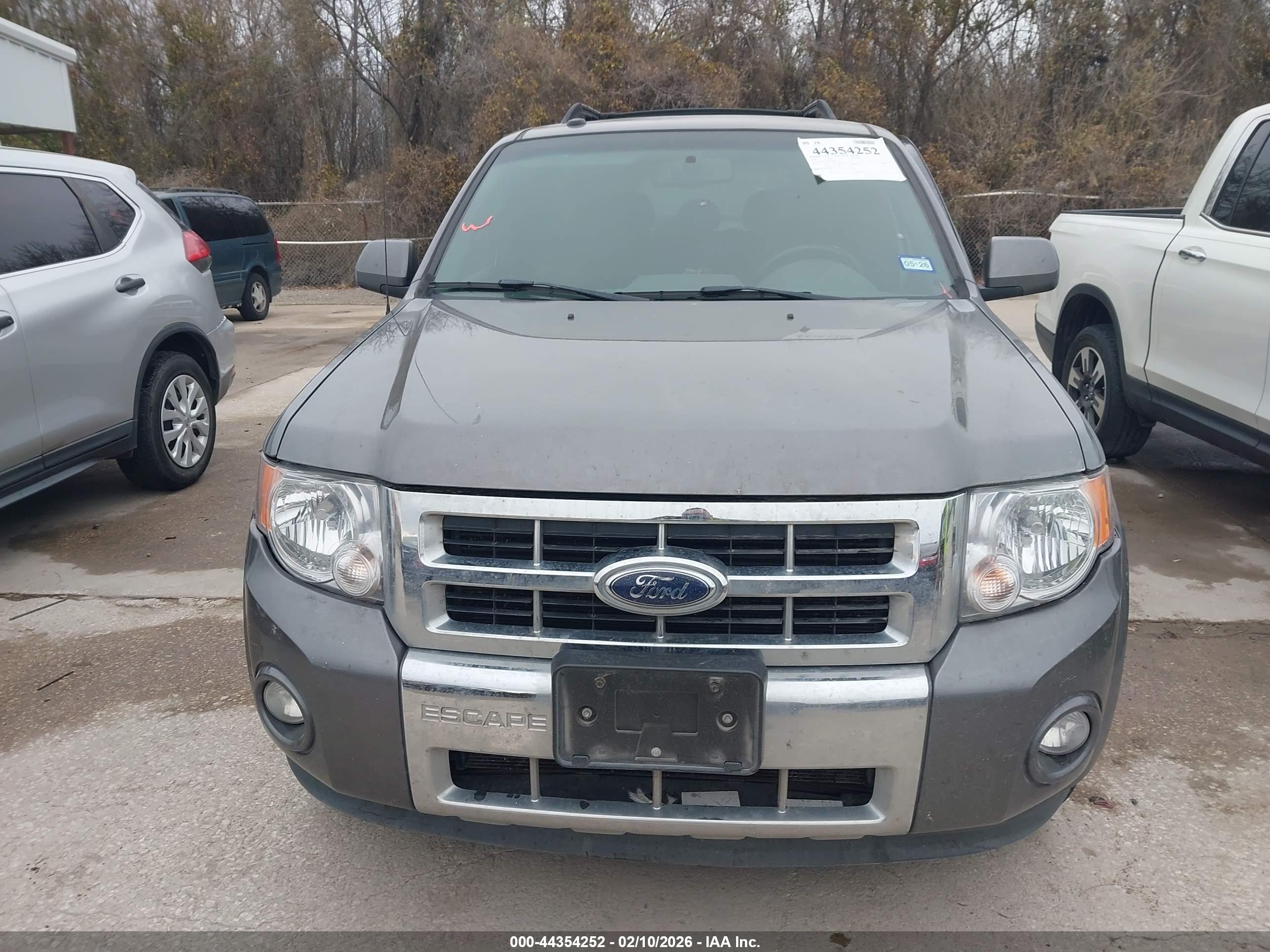 FORD ESCAPE image 6
