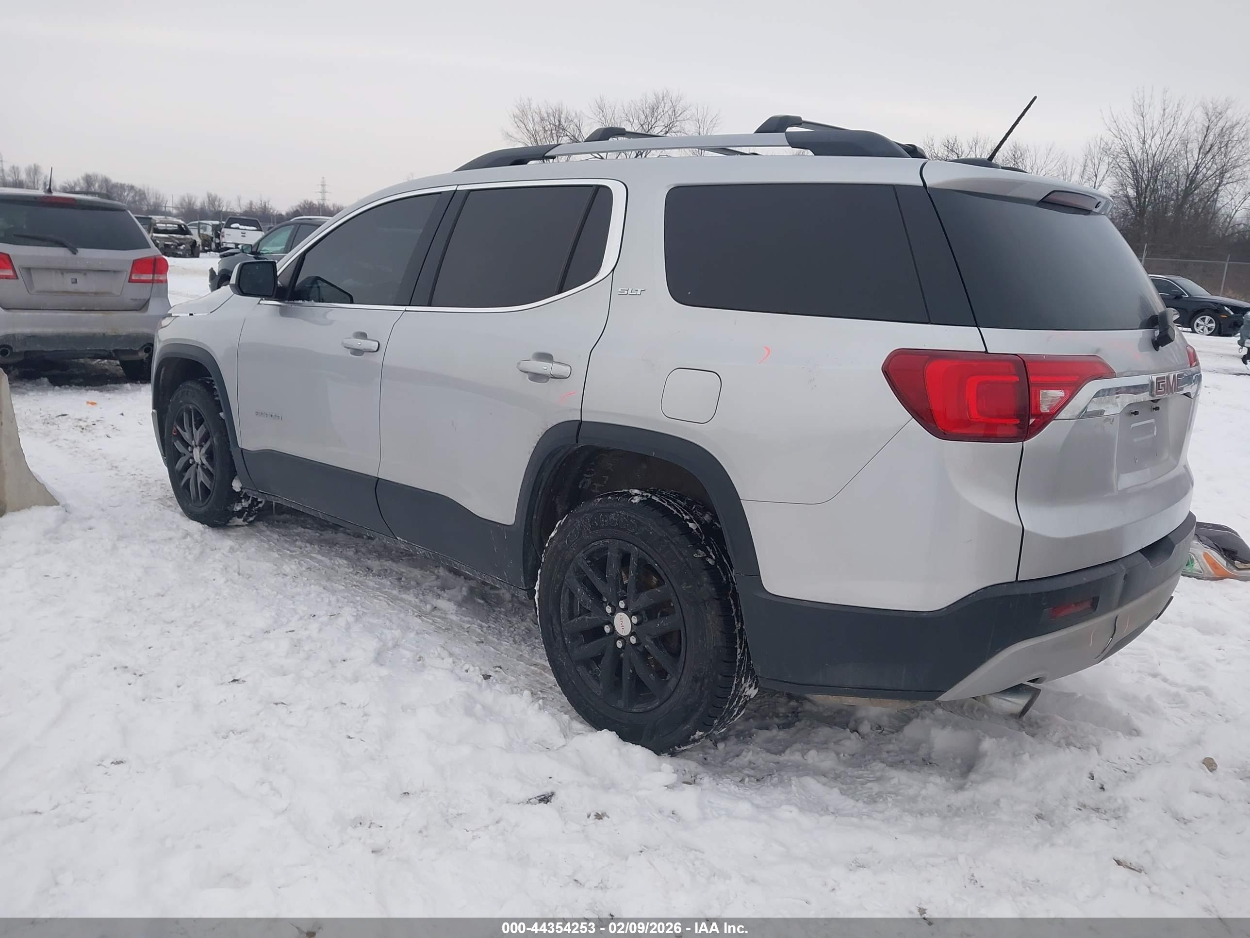 GMC ACADIA image 3