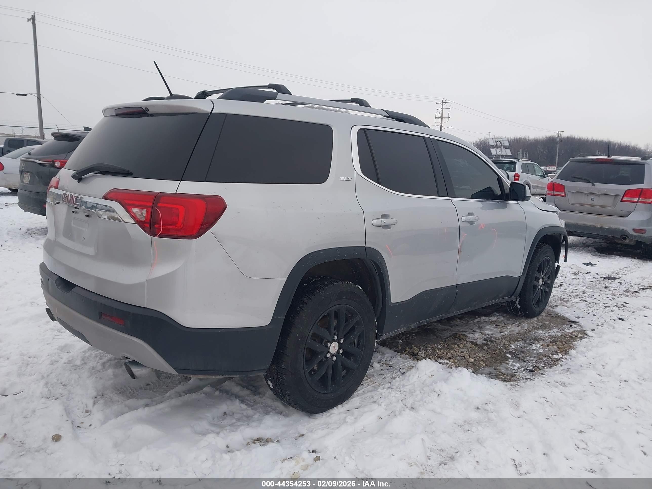 GMC ACADIA image 4