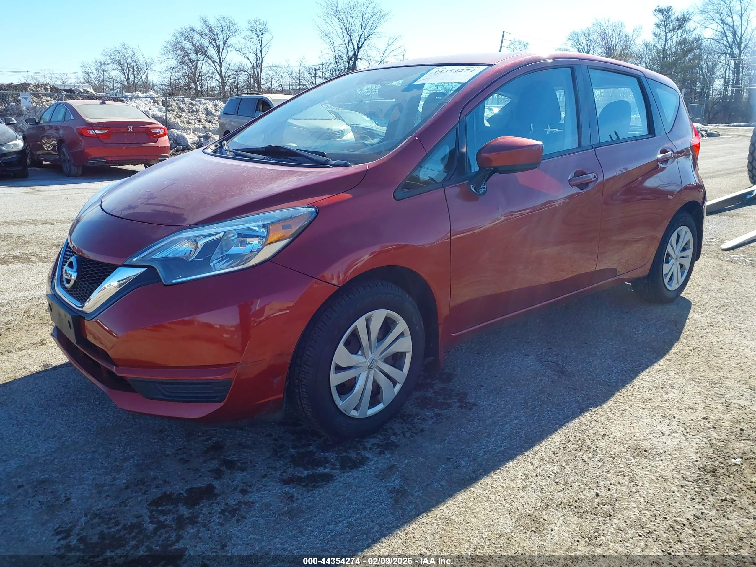 NISSAN VERSA image 2
