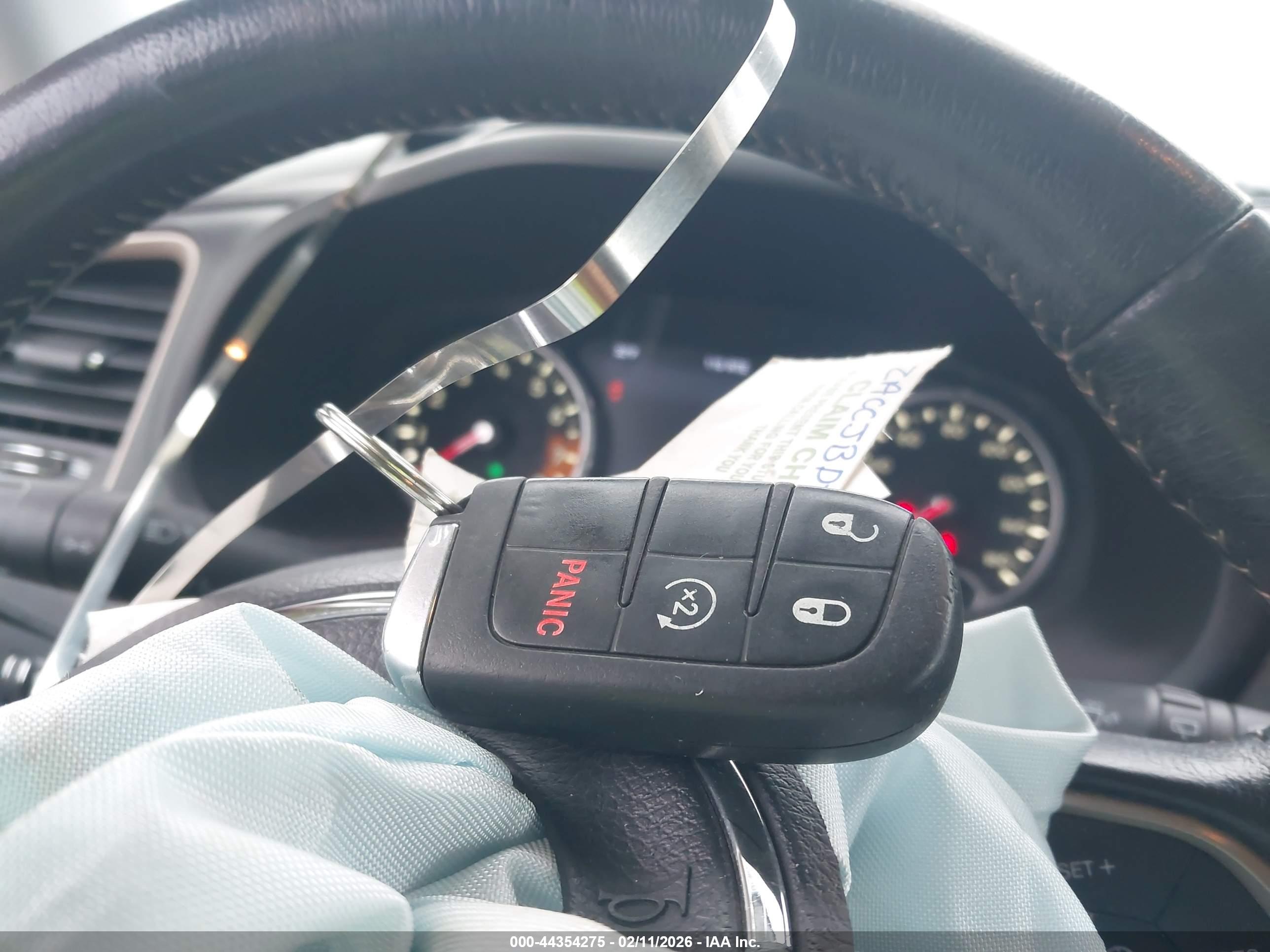 JEEP RENEGADE image 11