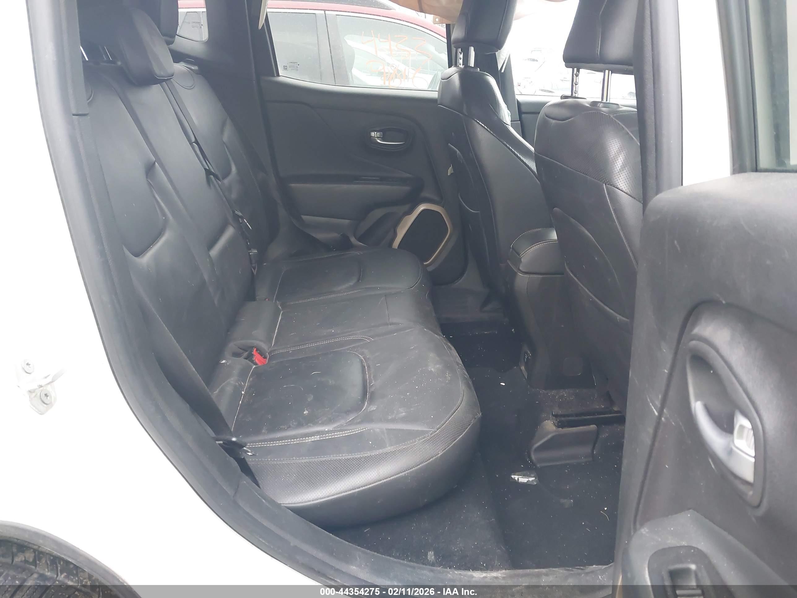 JEEP RENEGADE image 8