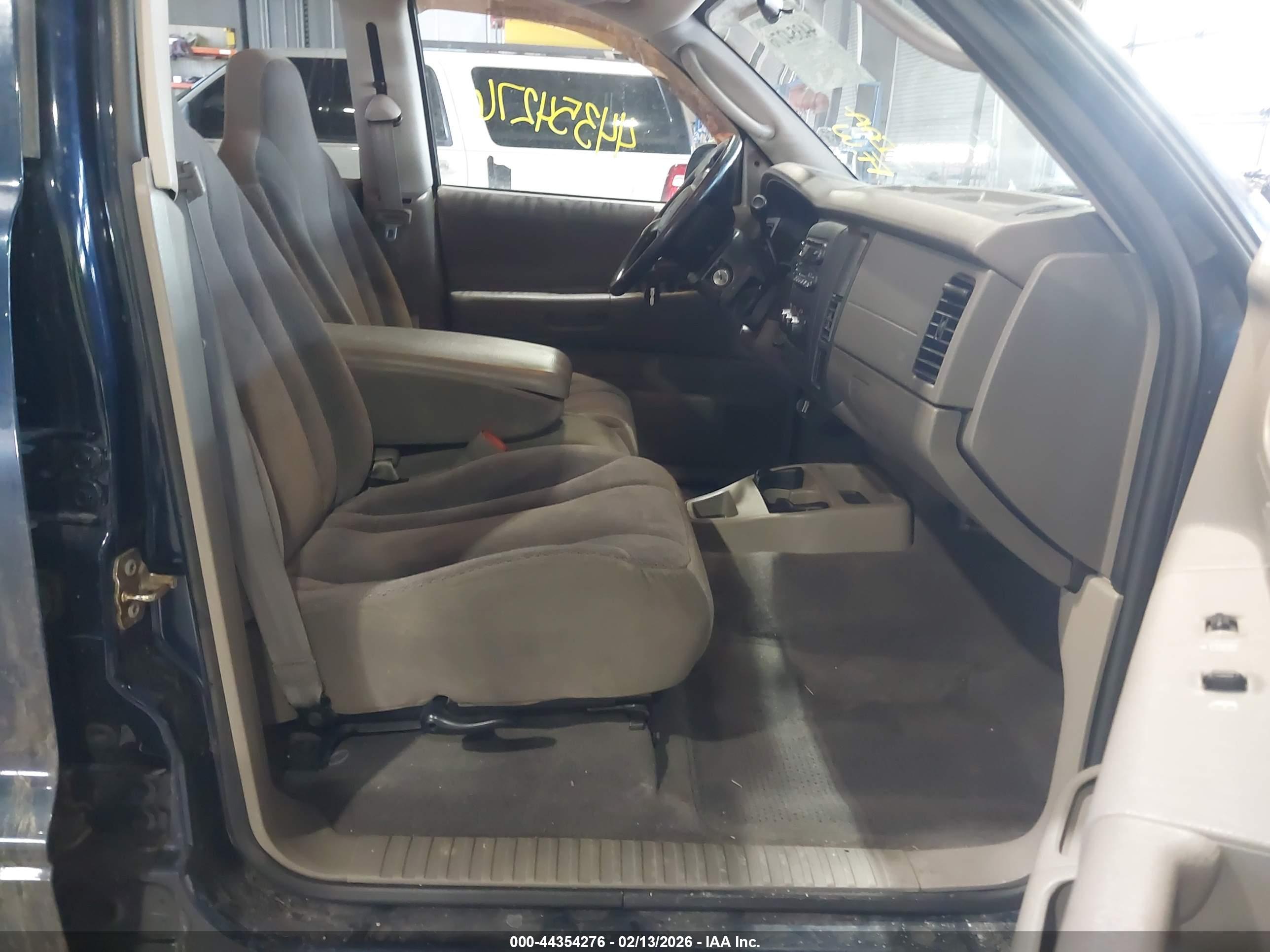 DODGE DAKOTA image 5