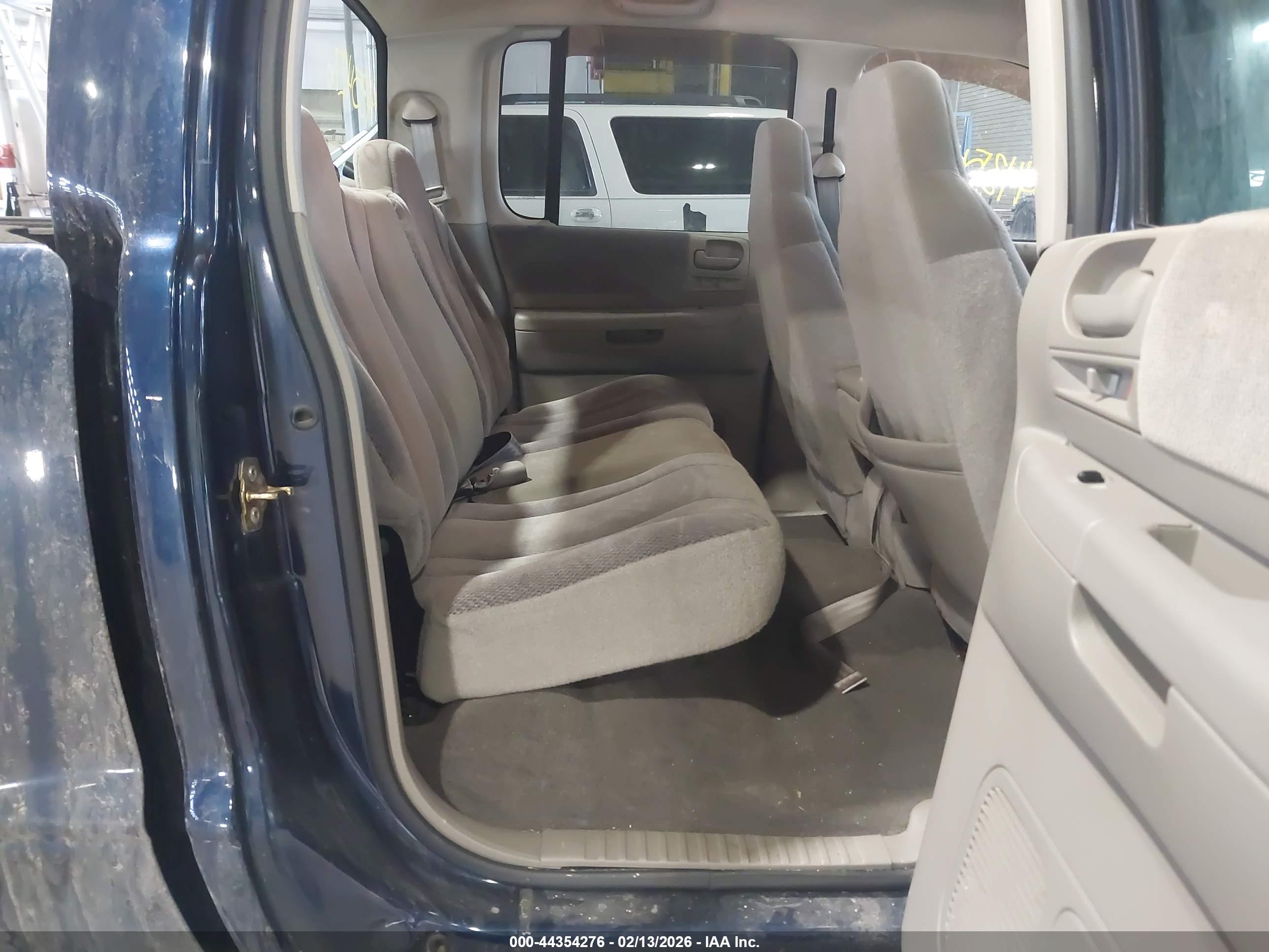 DODGE DAKOTA image 8