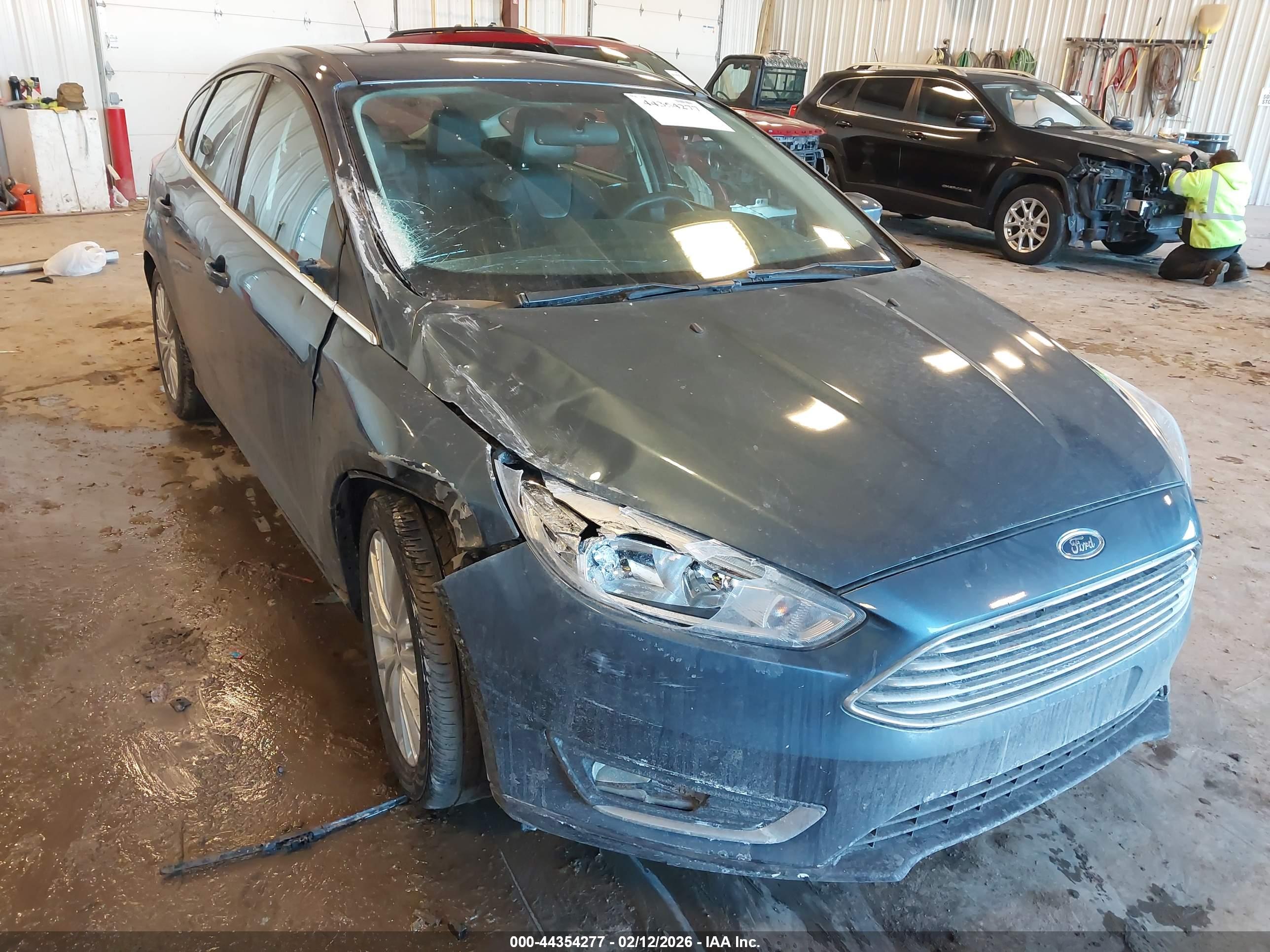 FORD FOCUS image 6