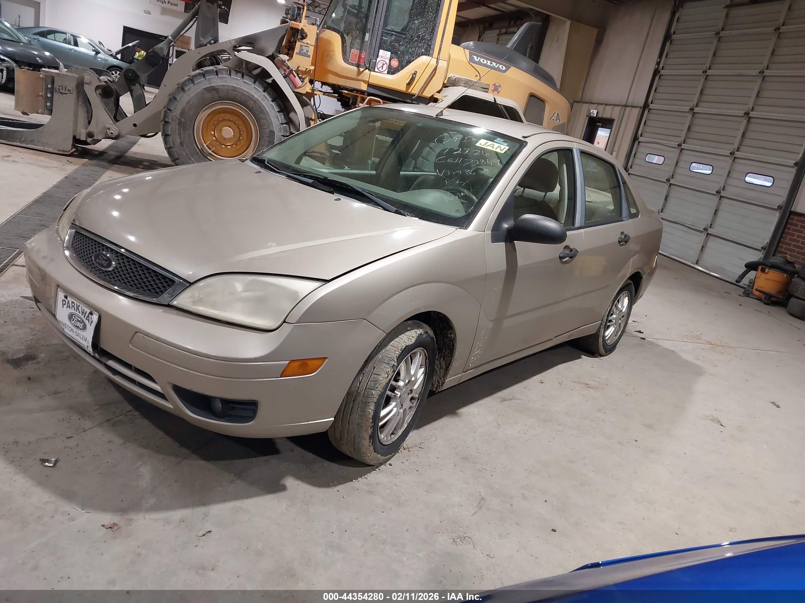 FORD FOCUS image 2