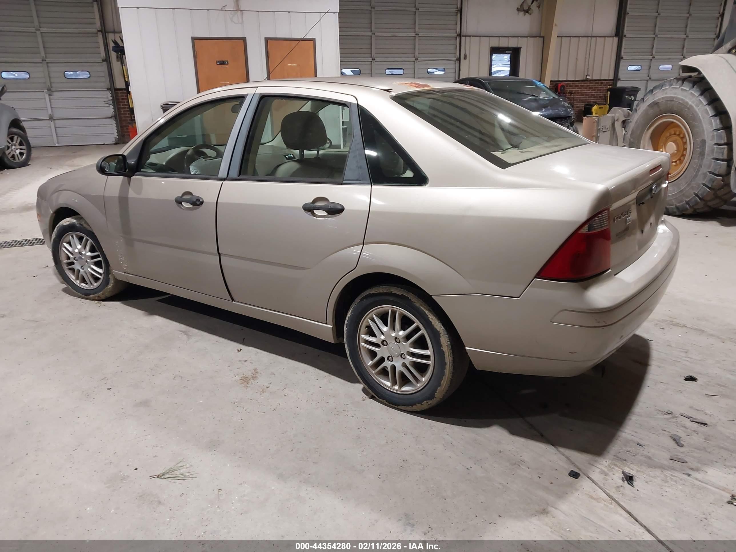 FORD FOCUS image 3
