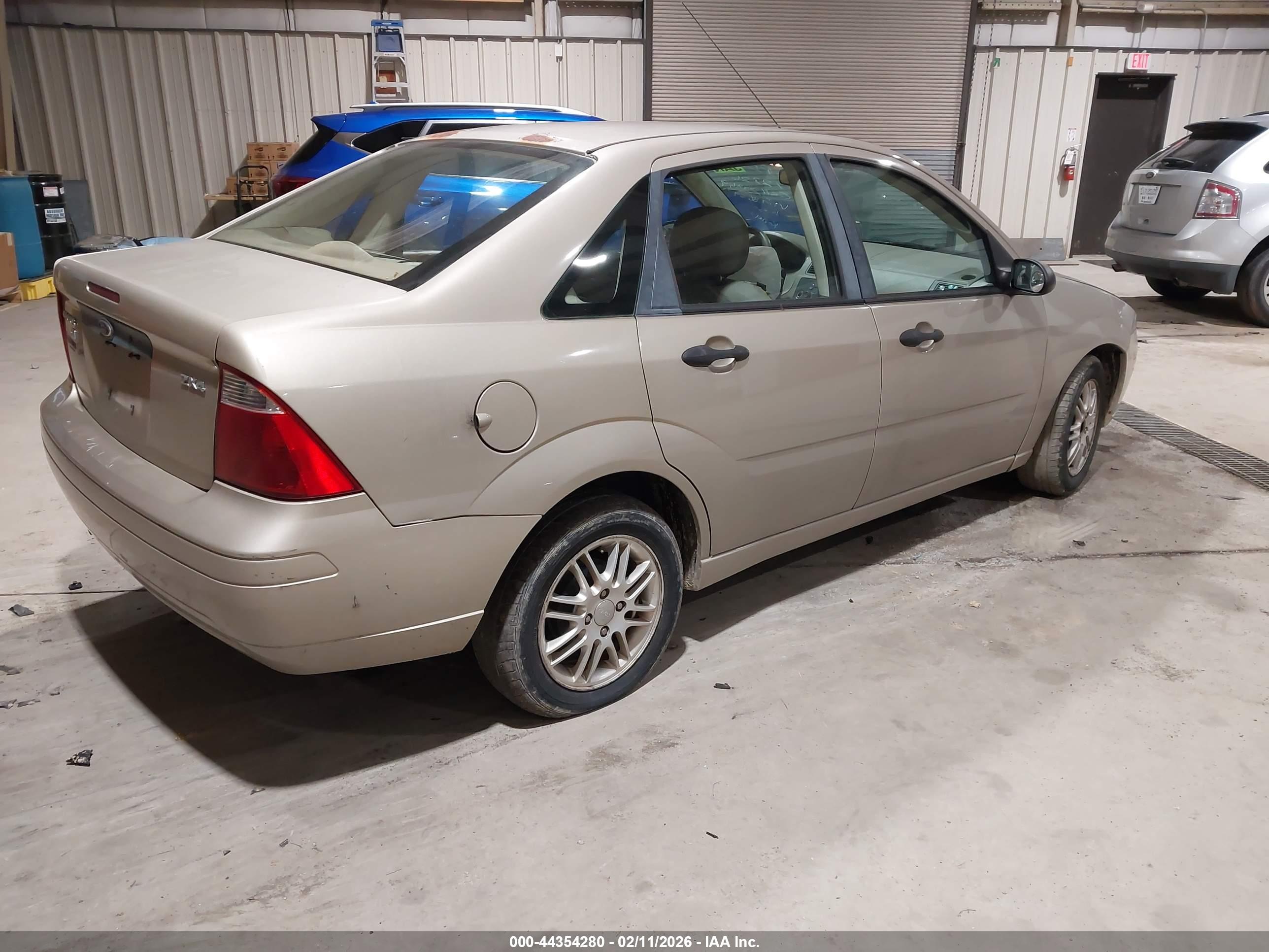 FORD FOCUS image 4