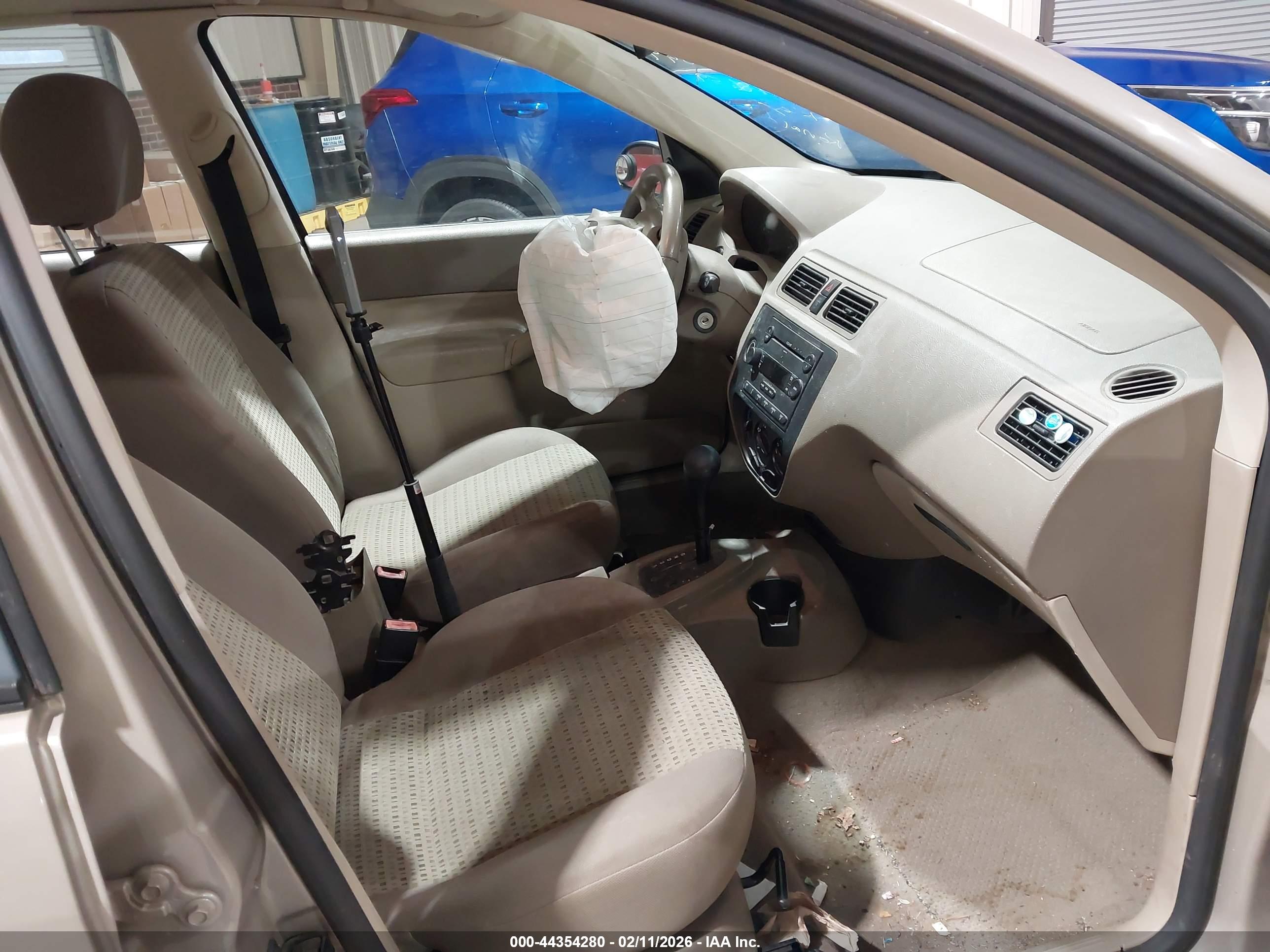 FORD FOCUS image 5